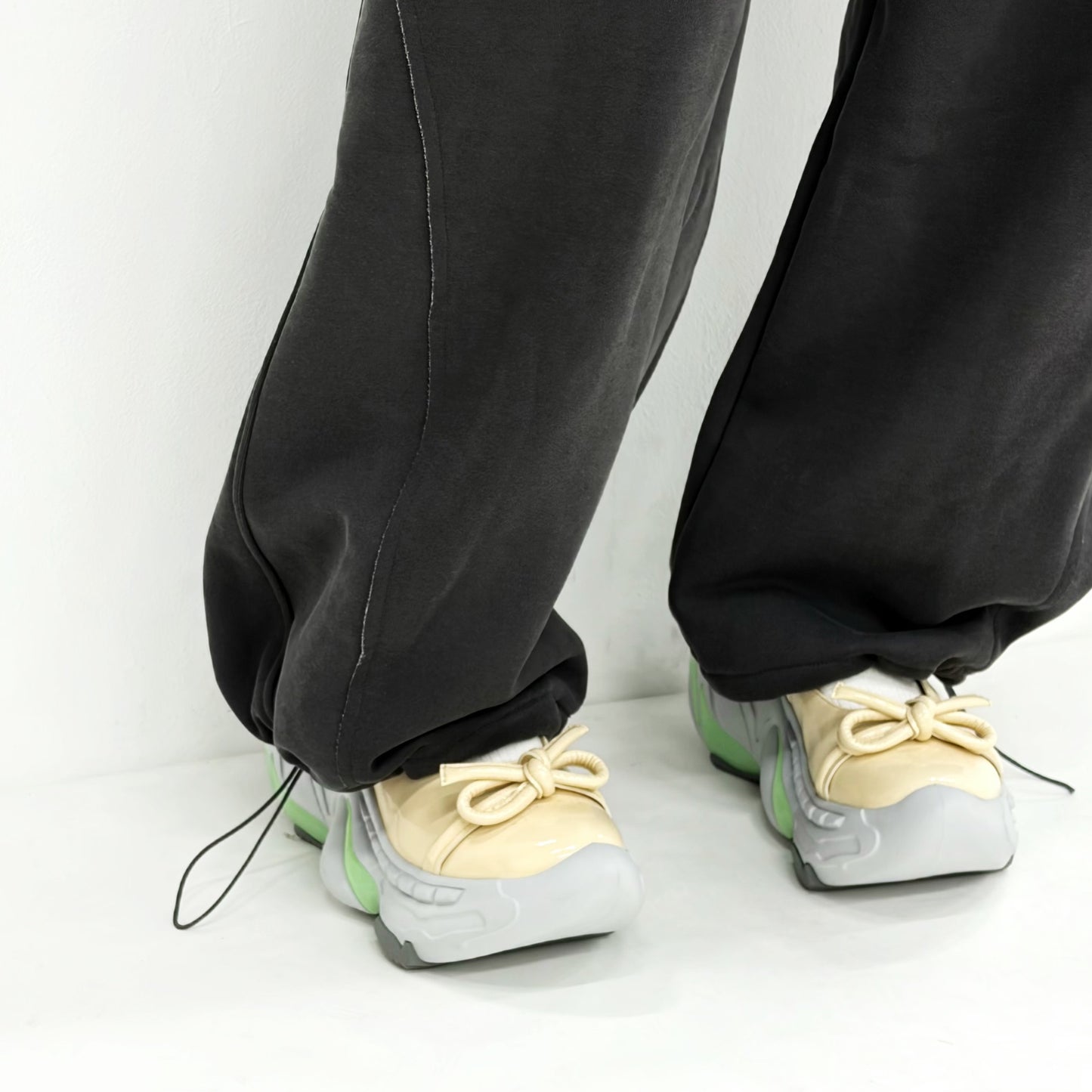 Raw Edge Graphic Sweatpants / Charcoal / プリントスウェット