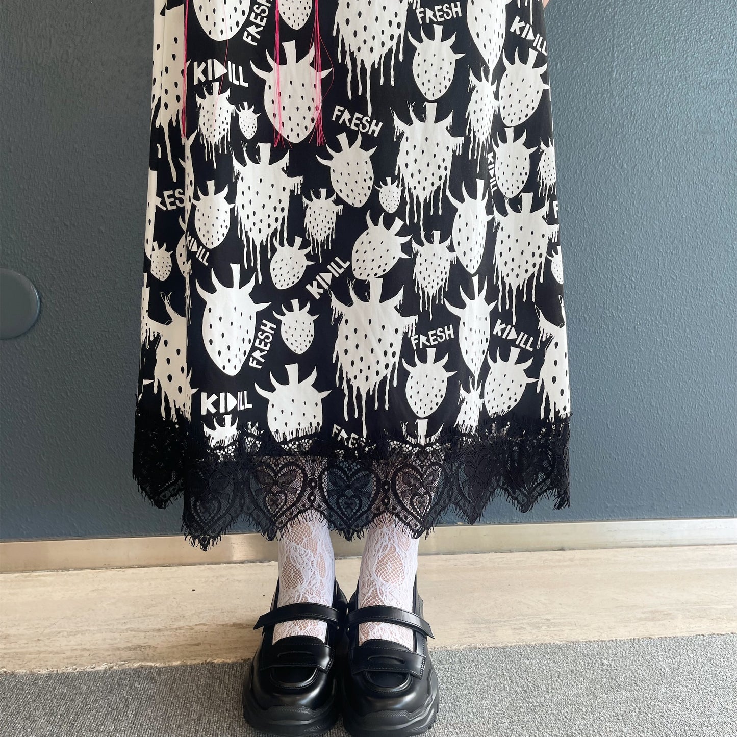 STRAWBERRY RIOT GRRRL DRESS rurumu: / BLACK × WHITE STRAWBERRY / 【rurumu: .Brett Westfallコラボレーション】