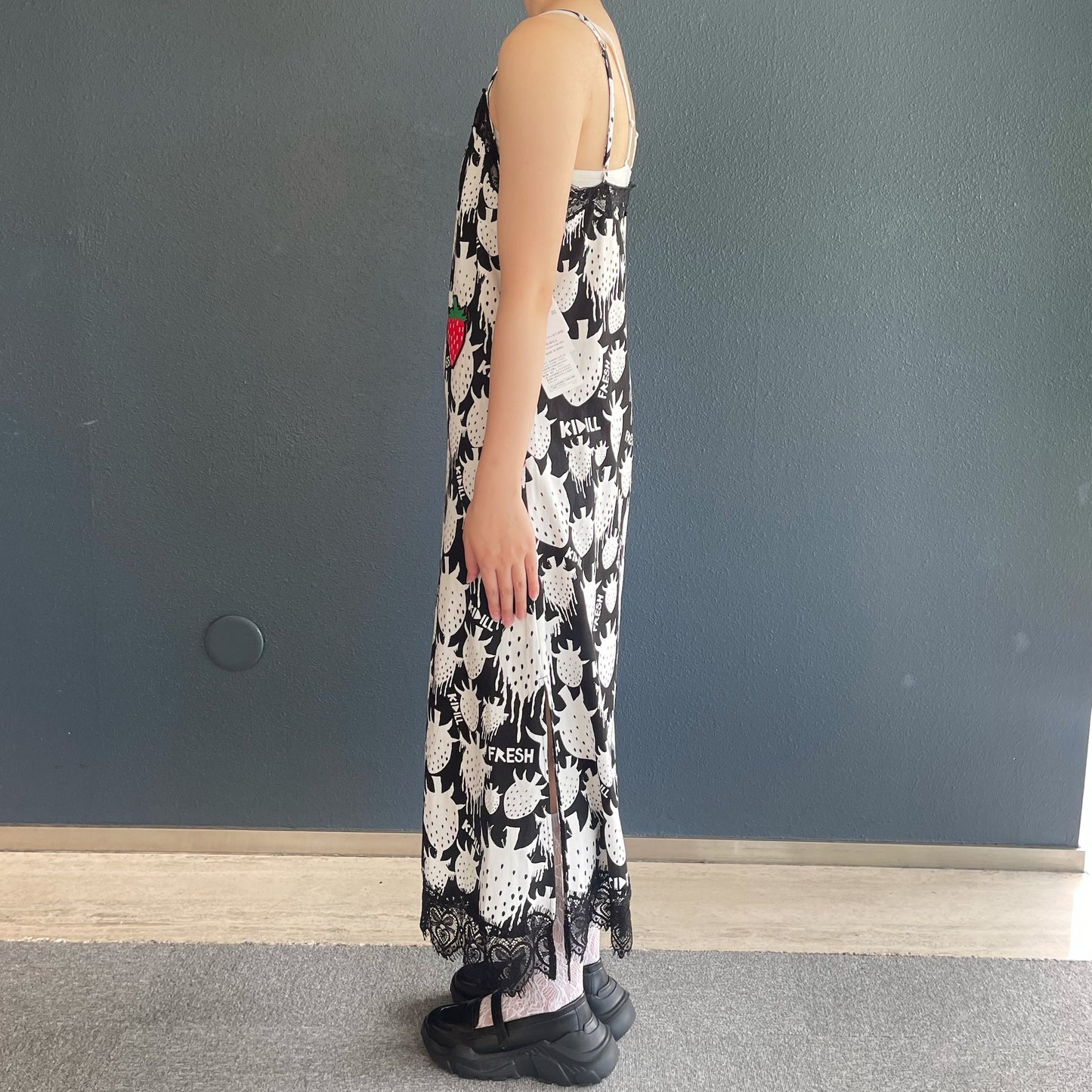 STRAWBERRY RIOT GRRRL DRESS rurumu: / BLACK × WHITE STRAWBERRY / 【rurumu: .Brett Westfallコラボレーション】