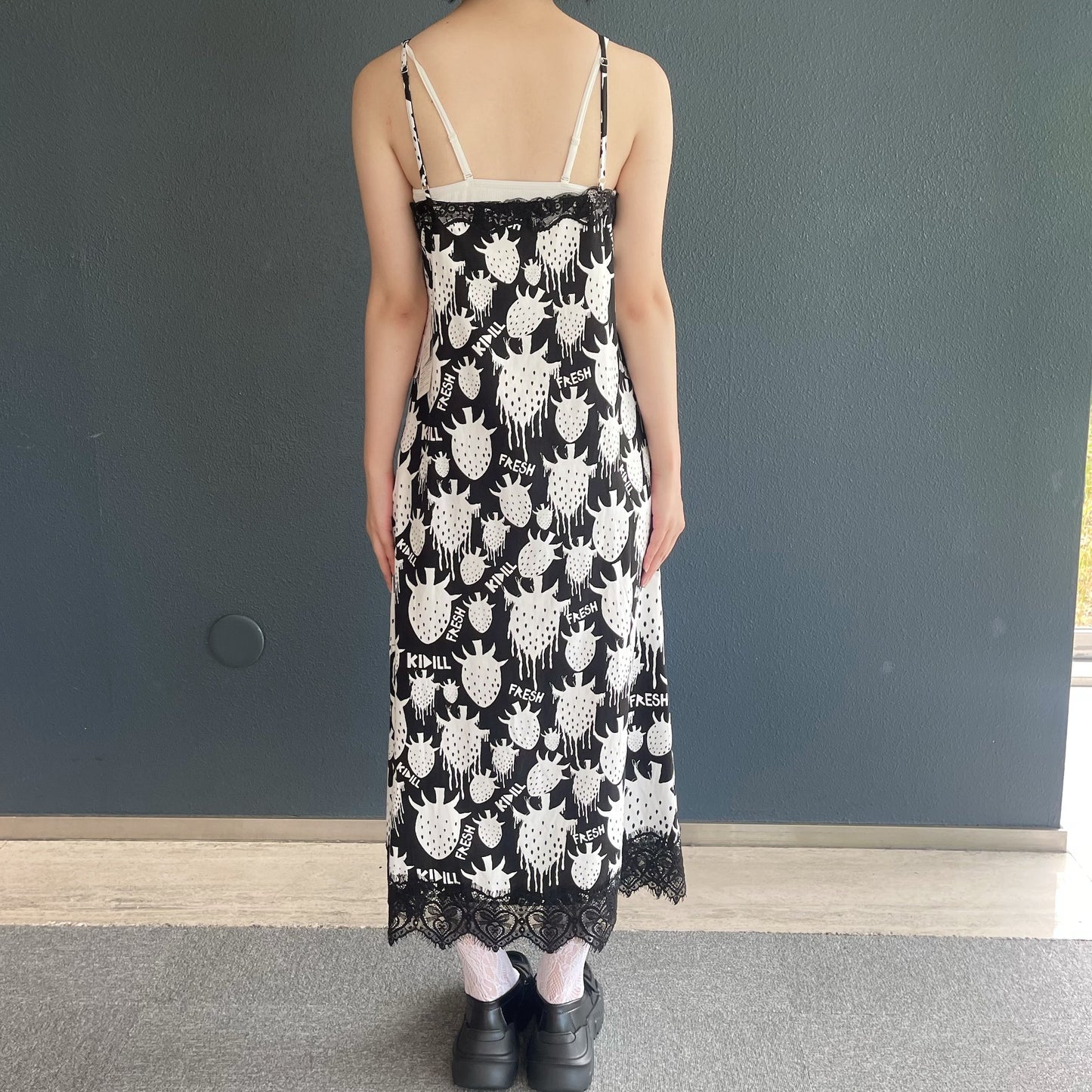 STRAWBERRY RIOT GRRRL DRESS rurumu: / BLACK × WHITE STRAWBERRY / 【rurumu: .Brett Westfallコラボレーション】