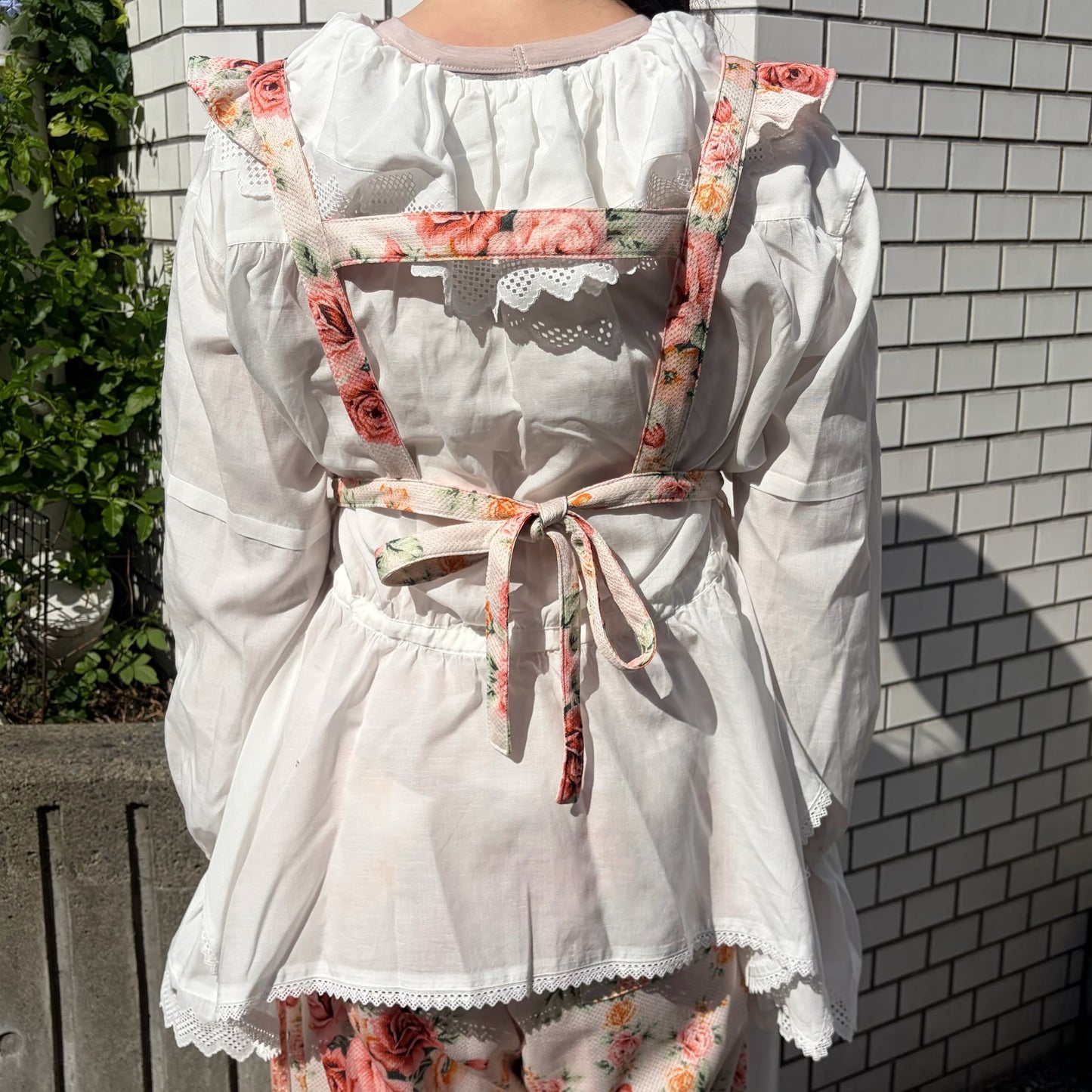 WORN FLORAL APRON / WORN FLORAL / フラワーパターンエプロン