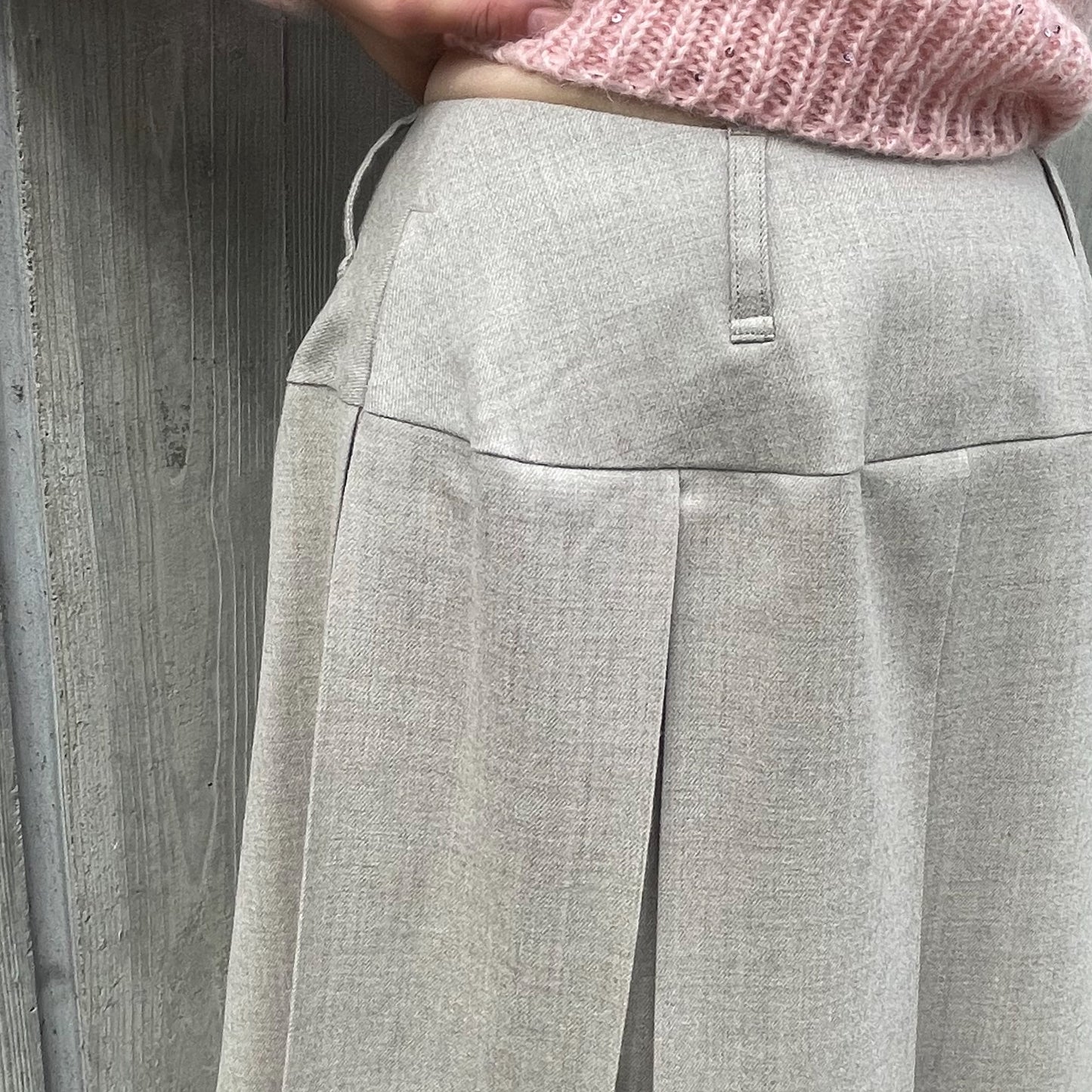 Neghbors skirt / BEIGE / プリーツスカート