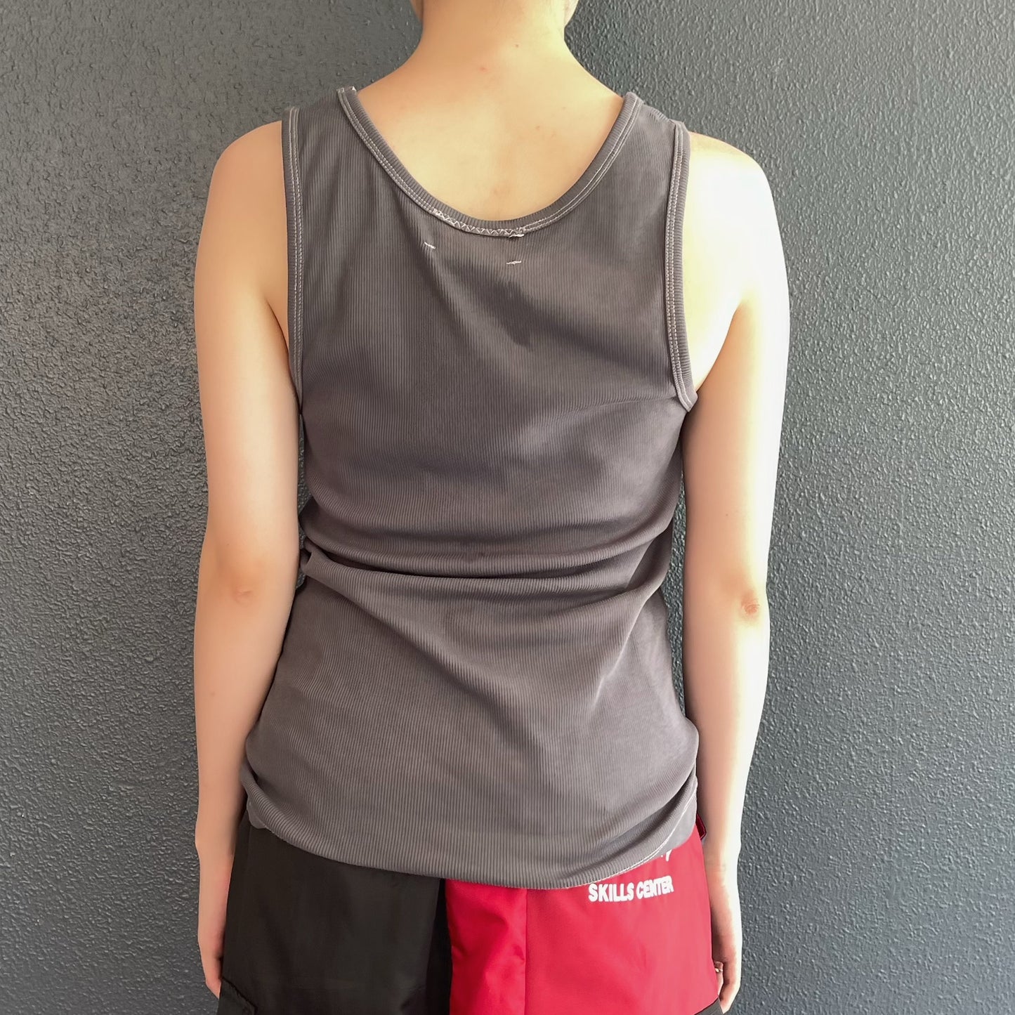 ELASTICATED COTTON TANK TOP, SCREEN PRINTED / GREY / プリントタンクトップ