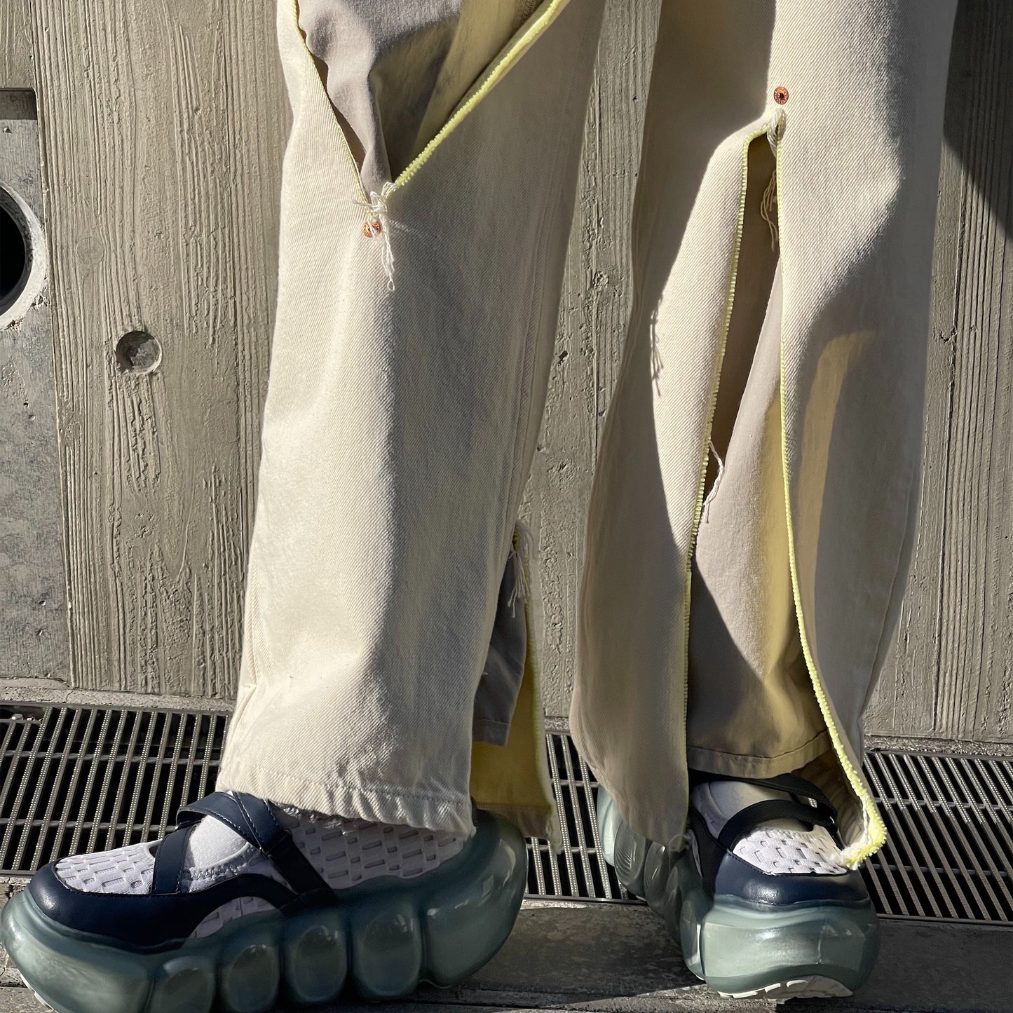 LAYERED RIPPED JEANS / LEMON / スリットジーンズ