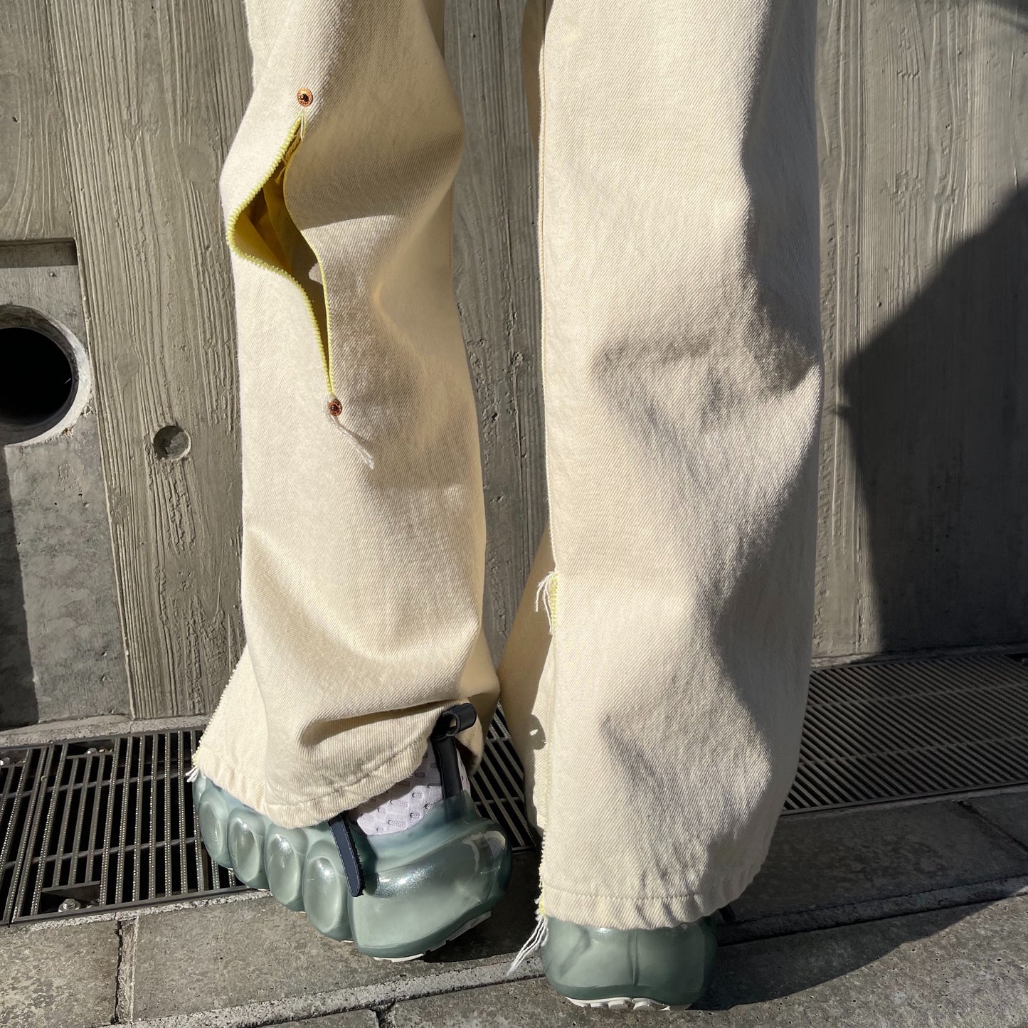 LAYERED RIPPED JEANS / LEMON / スリットジーンズ