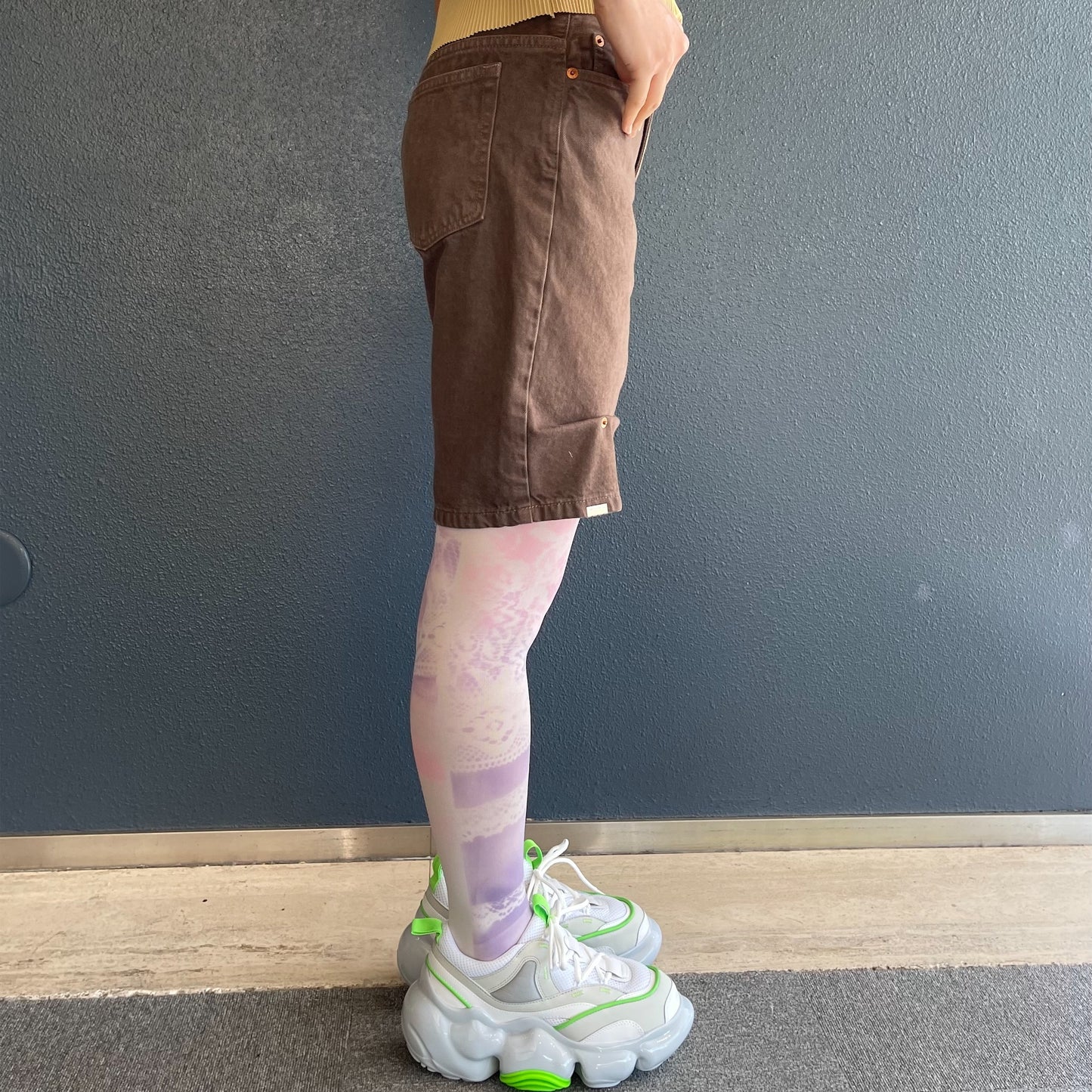 LOOSE ROLLED-UP HALF PANTS / BROWN / ルーズロールアップハーフパン