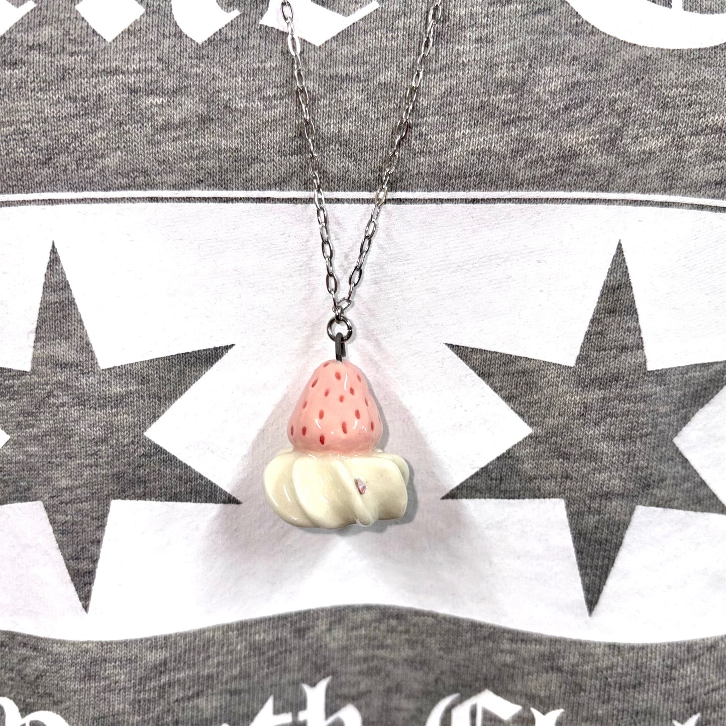 Strawberry necklace / pink / ストロベリーセラミックネックレス