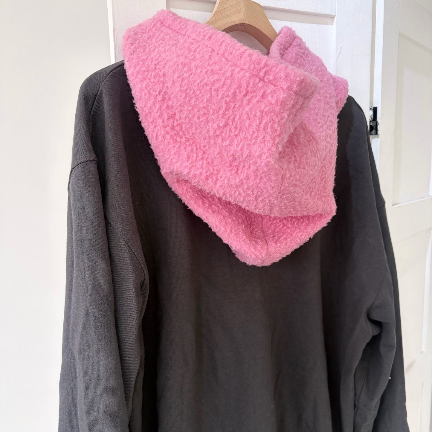 【Collabolation with Lee Haesun】Haesun Angels hoodie / Gray / グラフィックフーディー