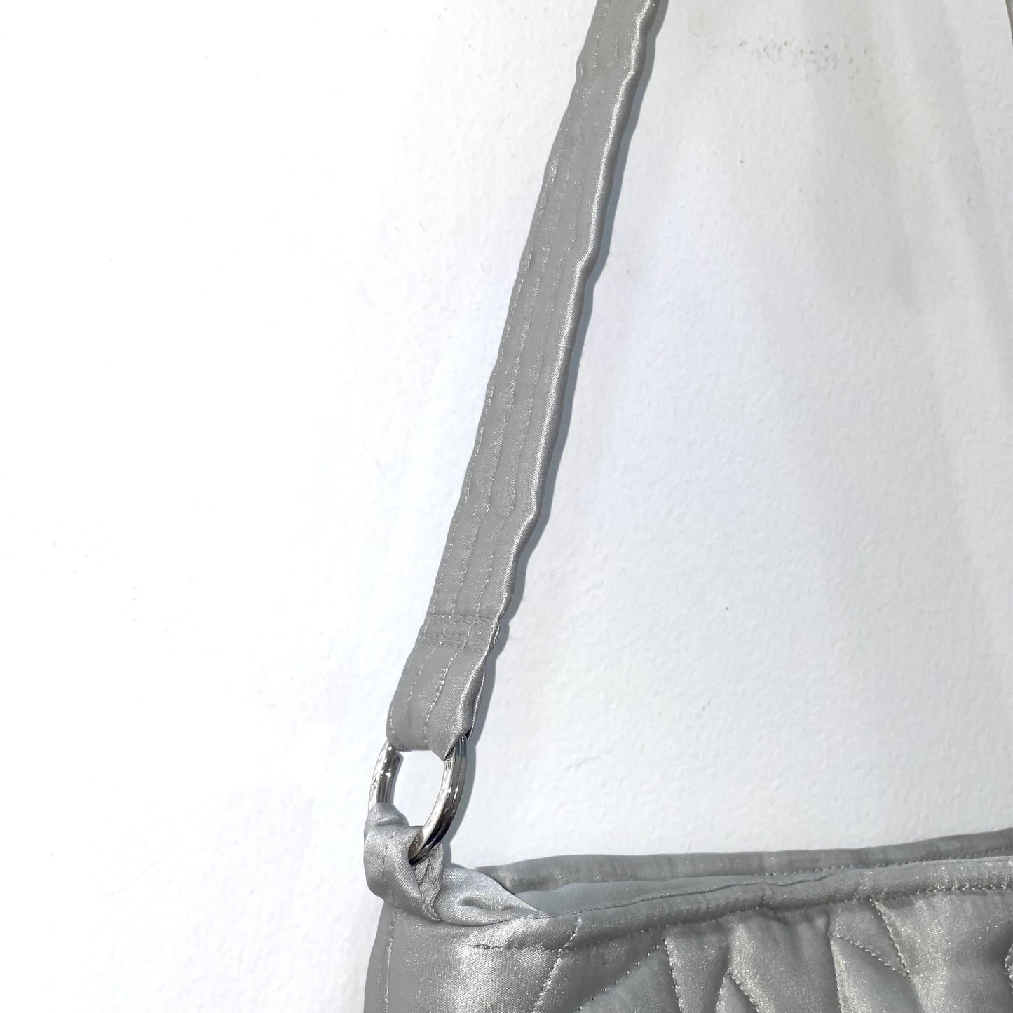 QUILTED CRYSTAL TOTE / SILVER / キルティングトートバッグ