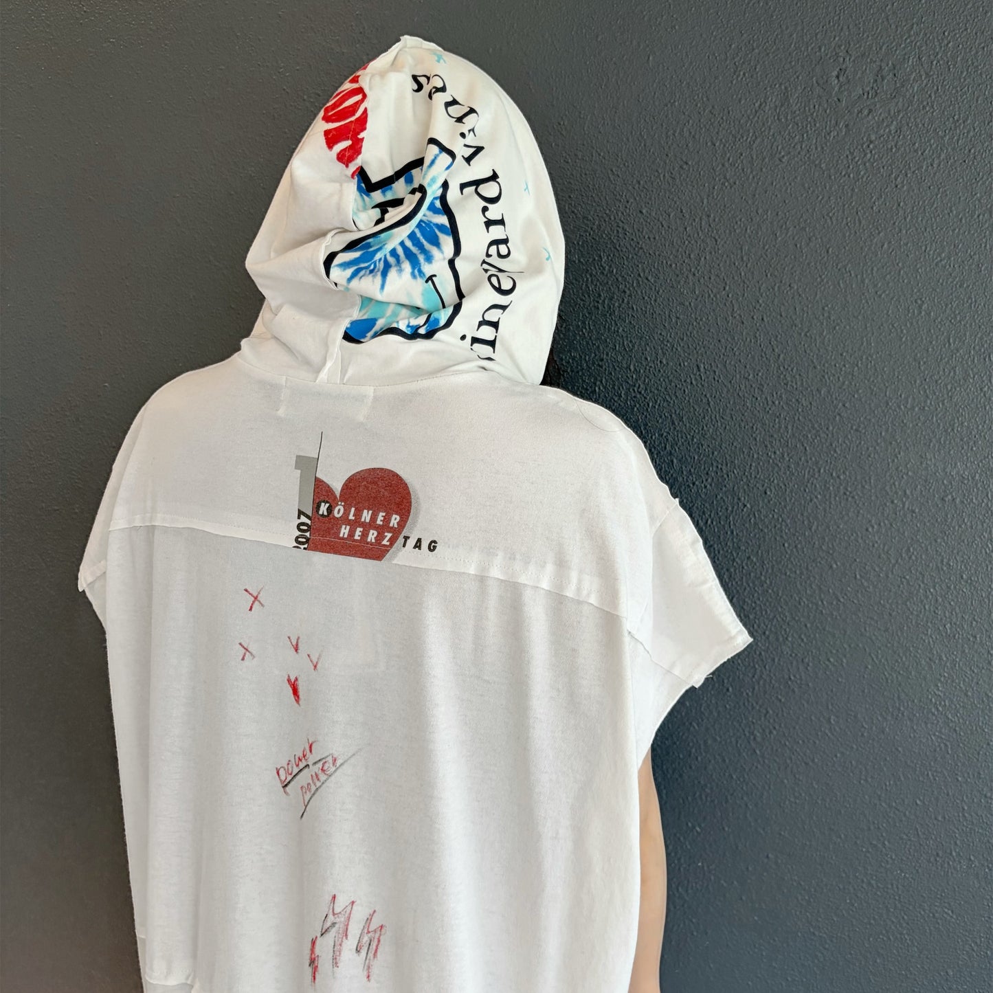 RECONSTRUCTED T-SHIRT HOODED DRESS / WHITE / ヴィンテージフードドレス