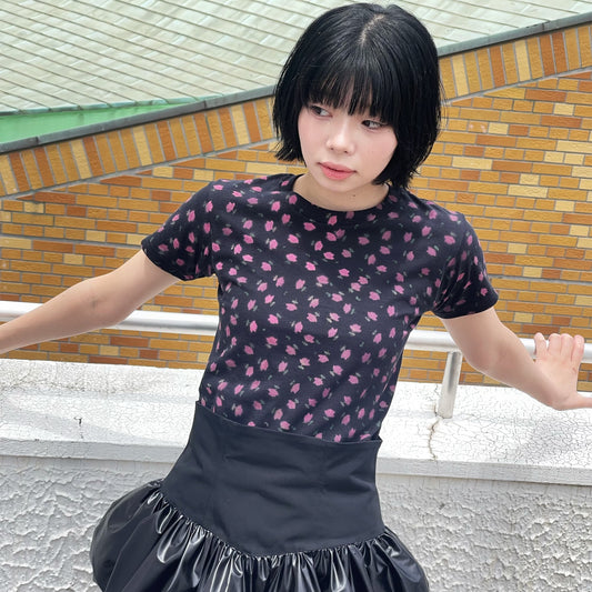 ditzy tee / black / エアブラシグラフィックTシャツ