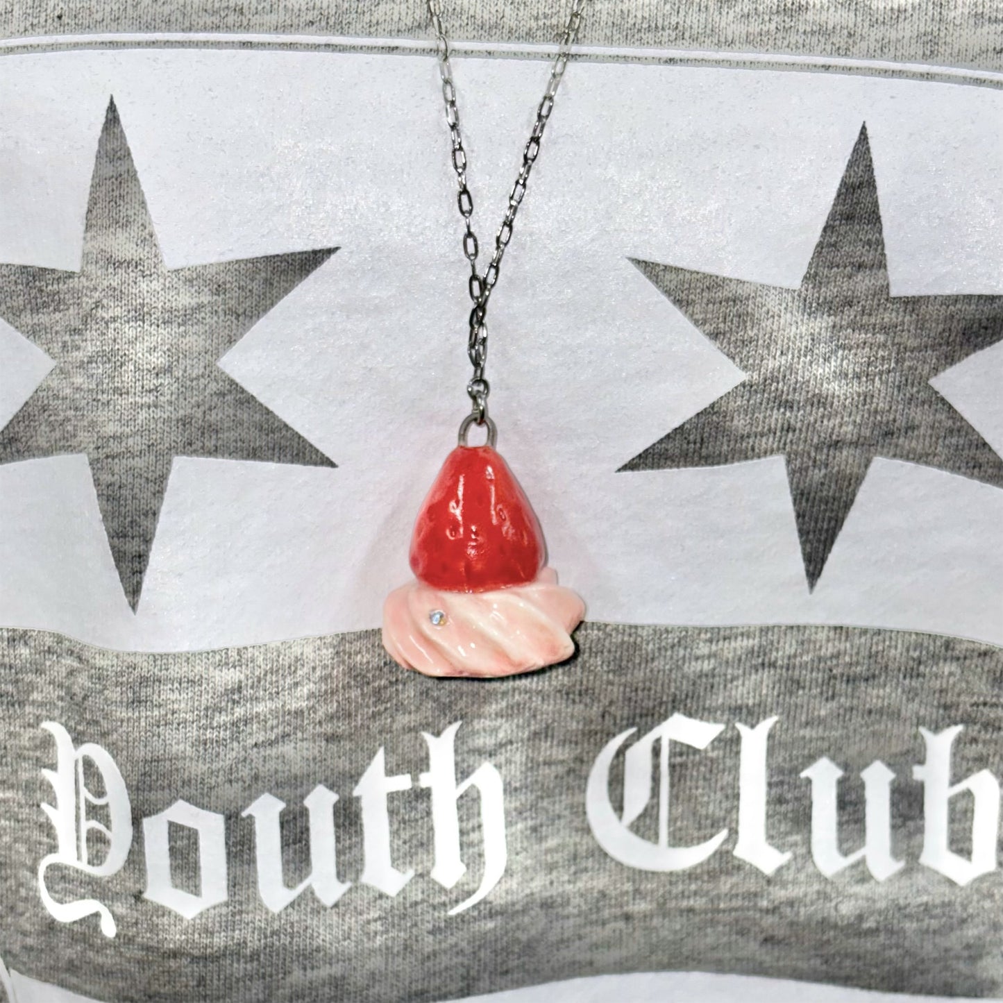 Strawberry necklace / red / ストロベリーセラミックネックレス