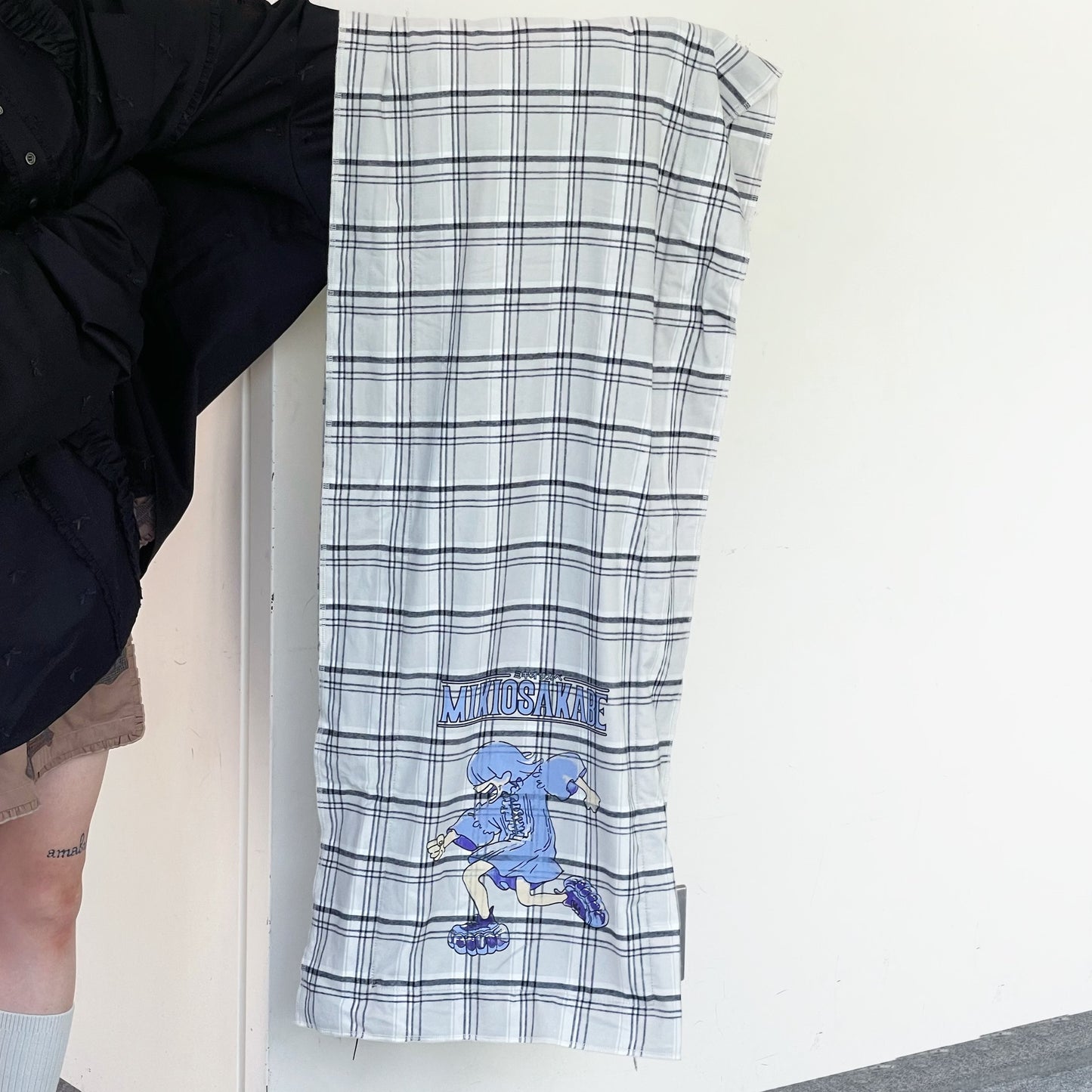 PIGGY PRINT MUFFLER / GRAY / グラフィックプリントマフラー