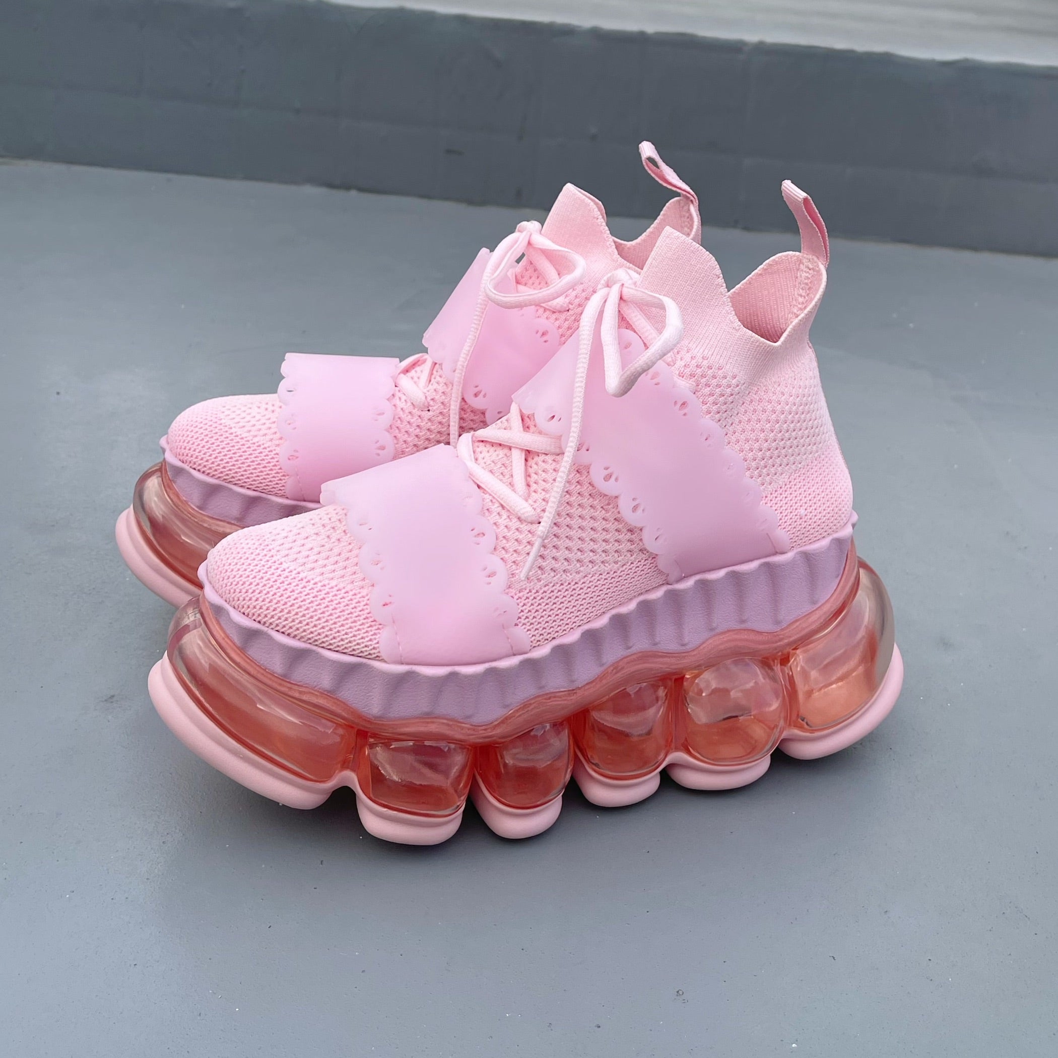 【新品・希少品】ミキオサカベ　生成りケーキニット　ピンクレース　幾何学模様　花柄 NEW JEWELRY TARTE CANDY / PINK / MIKIOSAKABEスニーカー | シープ
