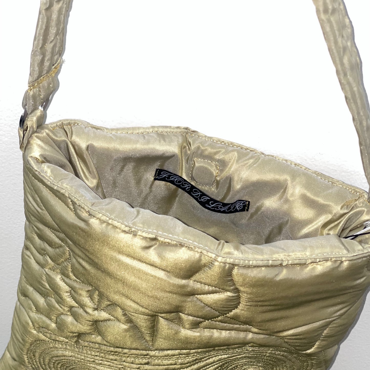 QUILTED COLUMN TOTE / GOLD / キルティングトートバッグ