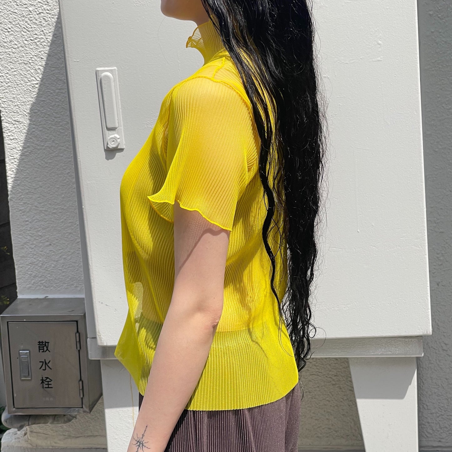 SHEER LAYERED SHORT SLEEVE TOP / YELLOW / シアープリーツショートスリーブトップ