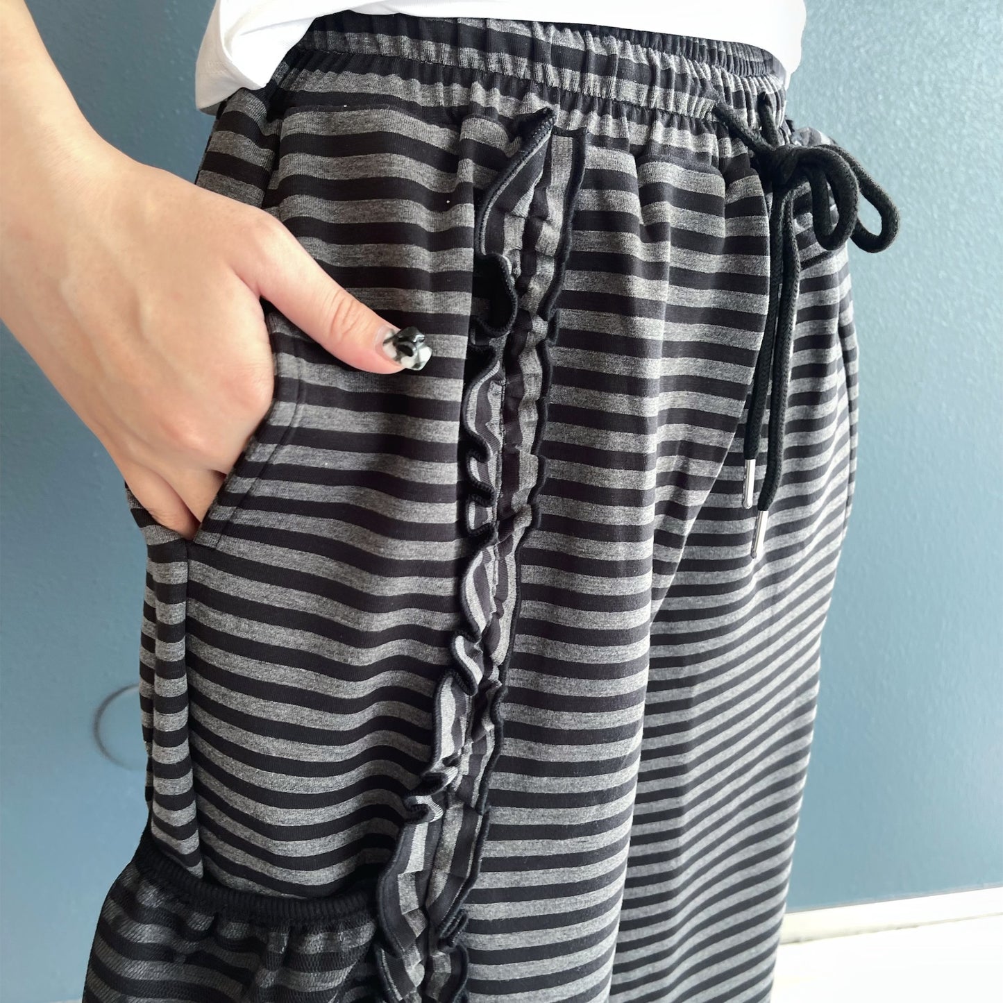 Mixed Pattern Ruffled Pants / Black / ストライプラッフルパンツ