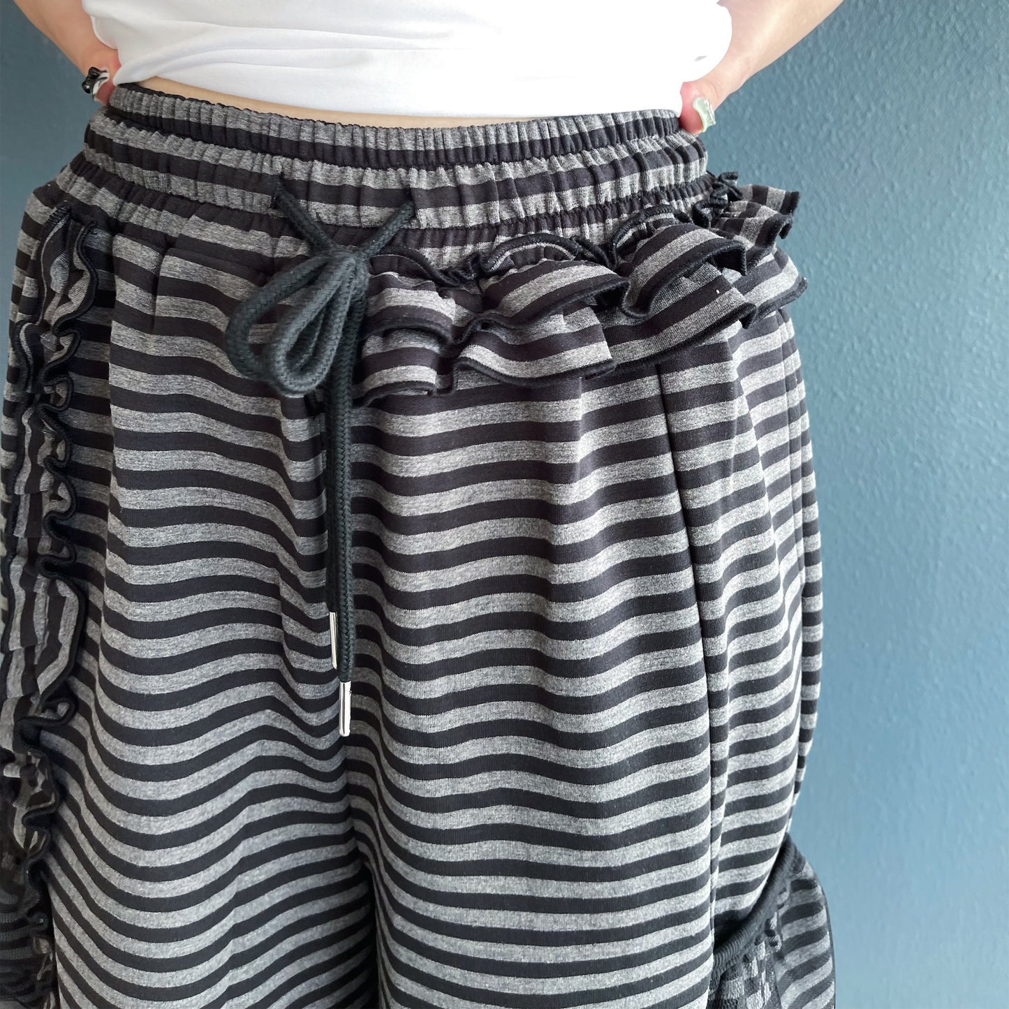 Mixed Pattern Ruffled Pants / Black / ストライプラッフルパンツ