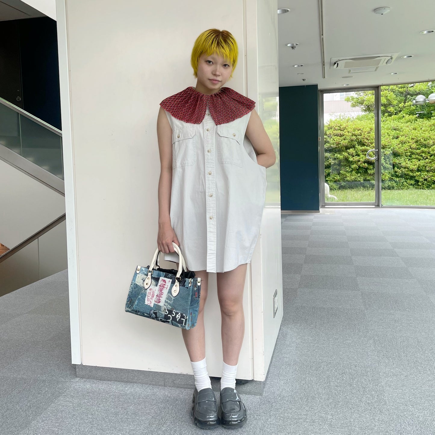 PLEATED COLLAR SLEEVELESS SHIRT / WHITE / プリーツカラースリーブレスシャツ