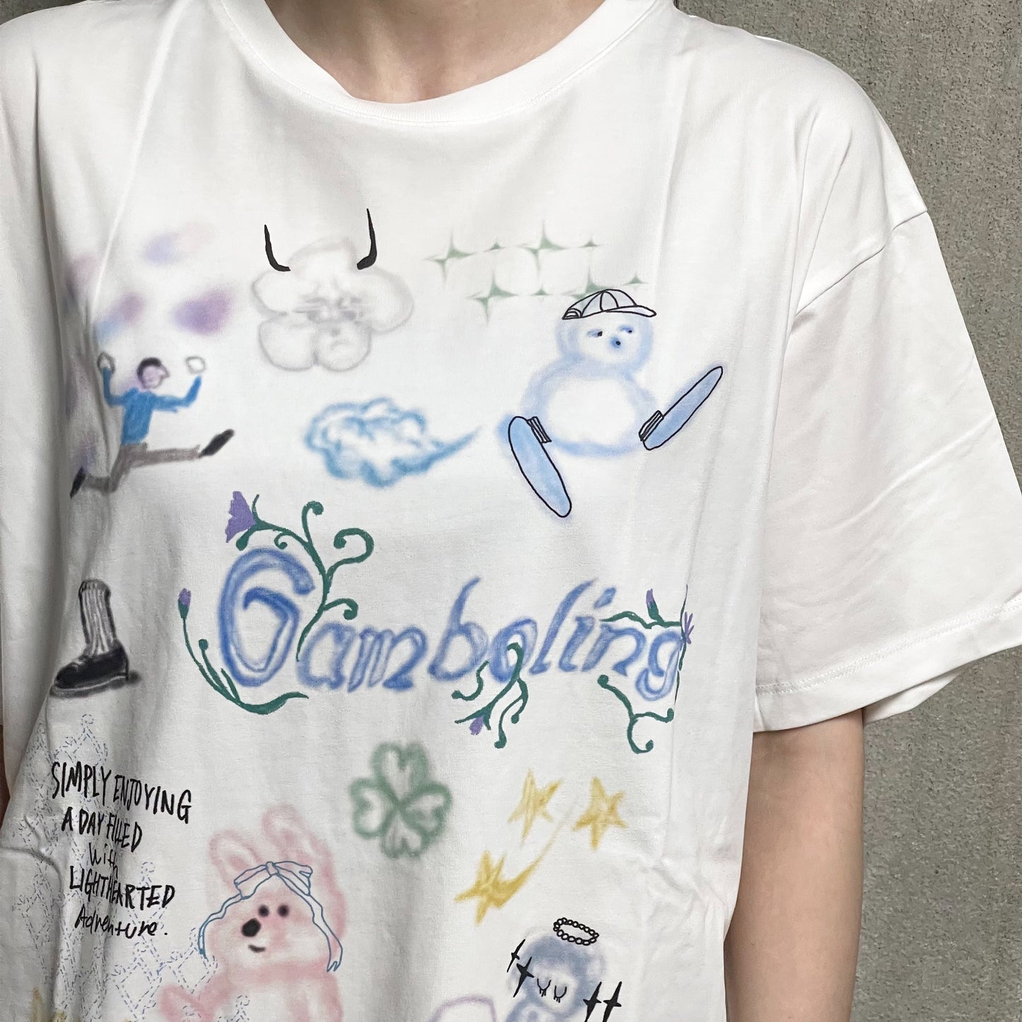 Gamboling Top / White / グラフィックプリントTシャツ