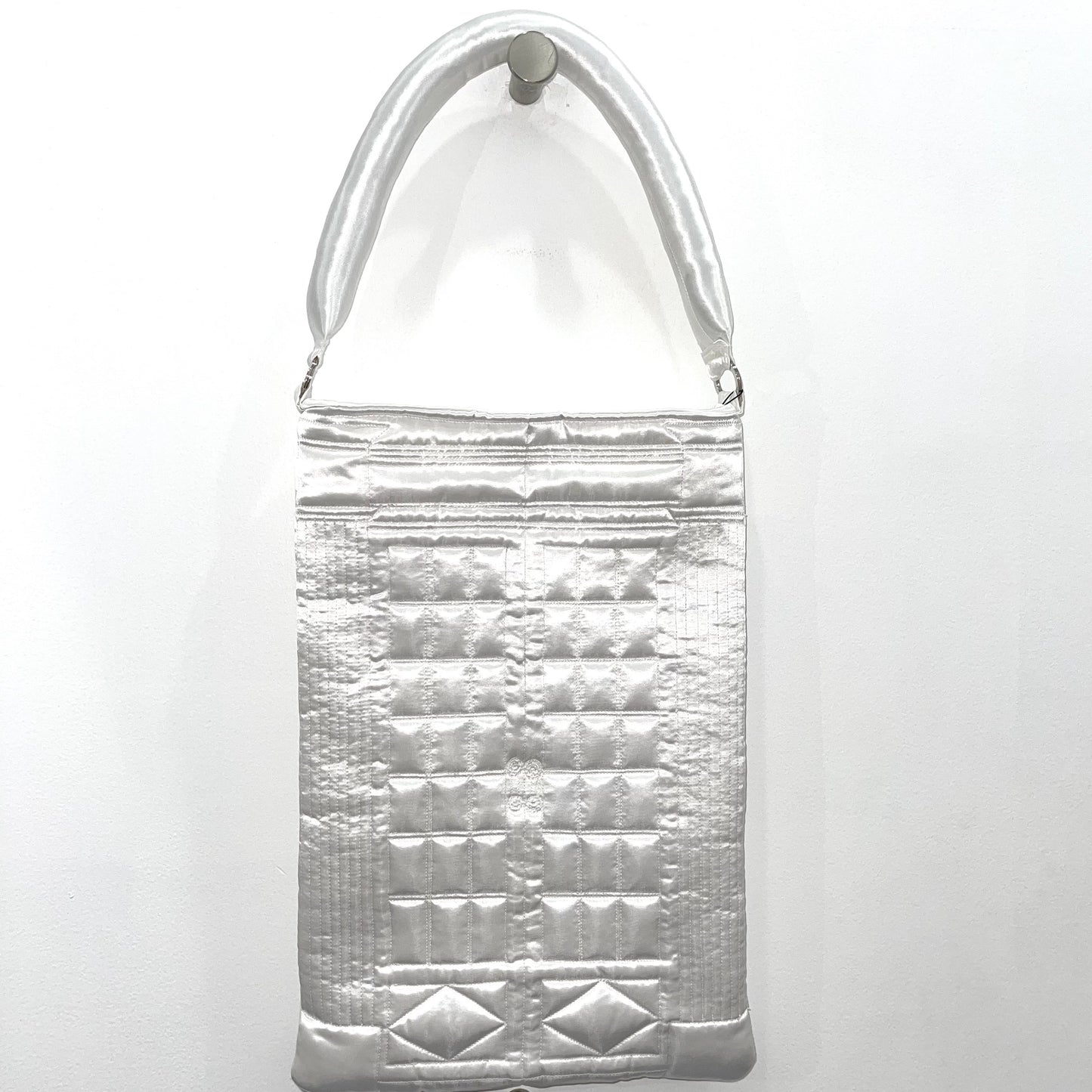 QUILTED COLUMN TOTE LARGE / WHITE / キルティングトートバッグ
