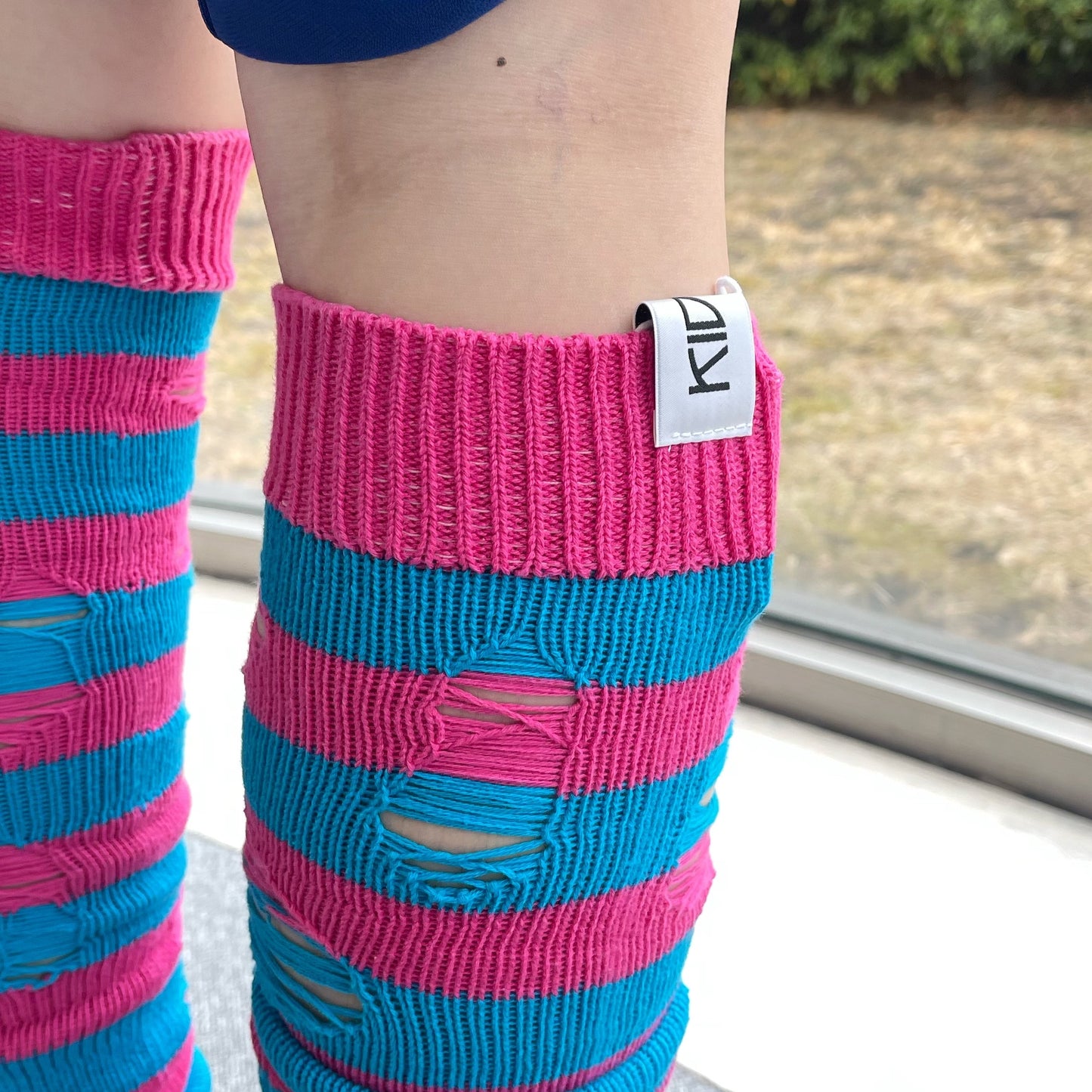 BORO KNIT SKATER HI SOCKS / HUNSON PINK × BLUE / ダメージハイソックス