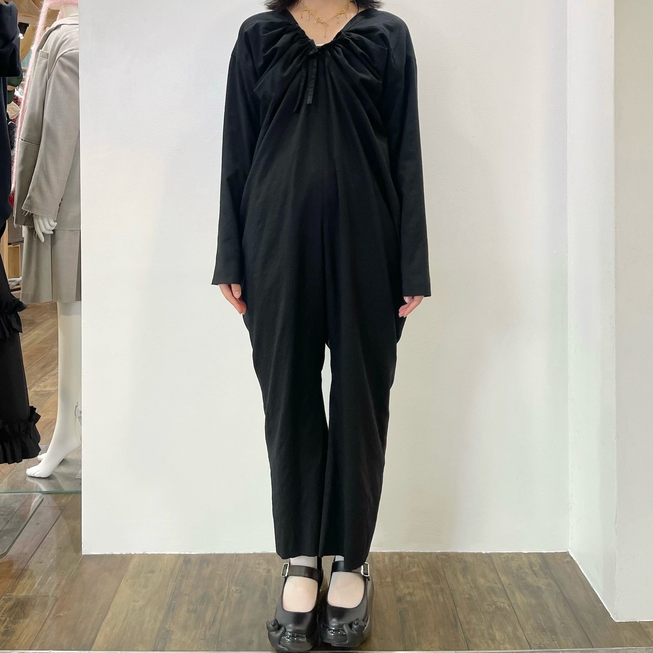 Peek jump suit / BLACK / ドレープジャンプスーツ | シープ / SHEEP | SIIILON