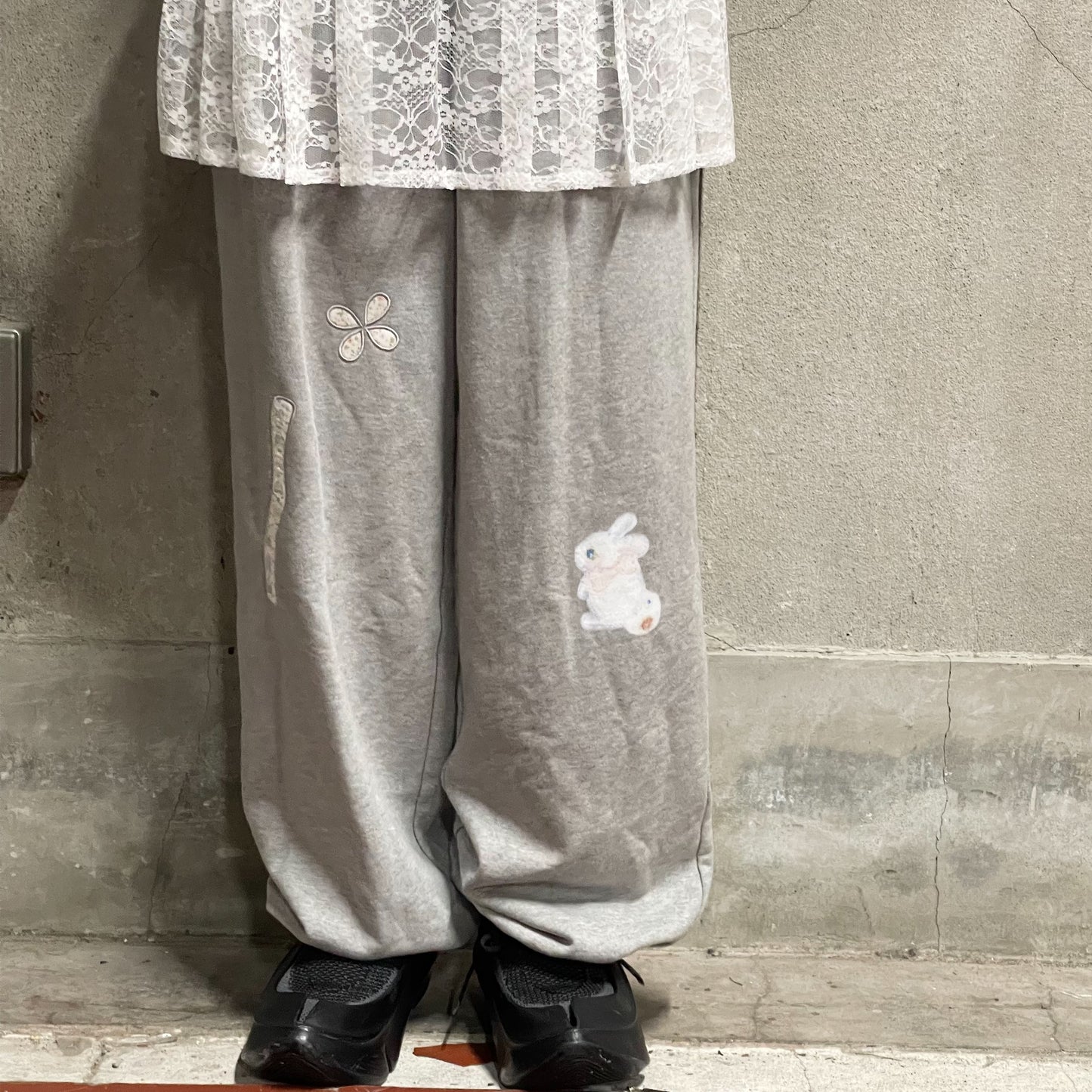 Lucy applique skirt pants / Gray / アップリケスカートパンツ
