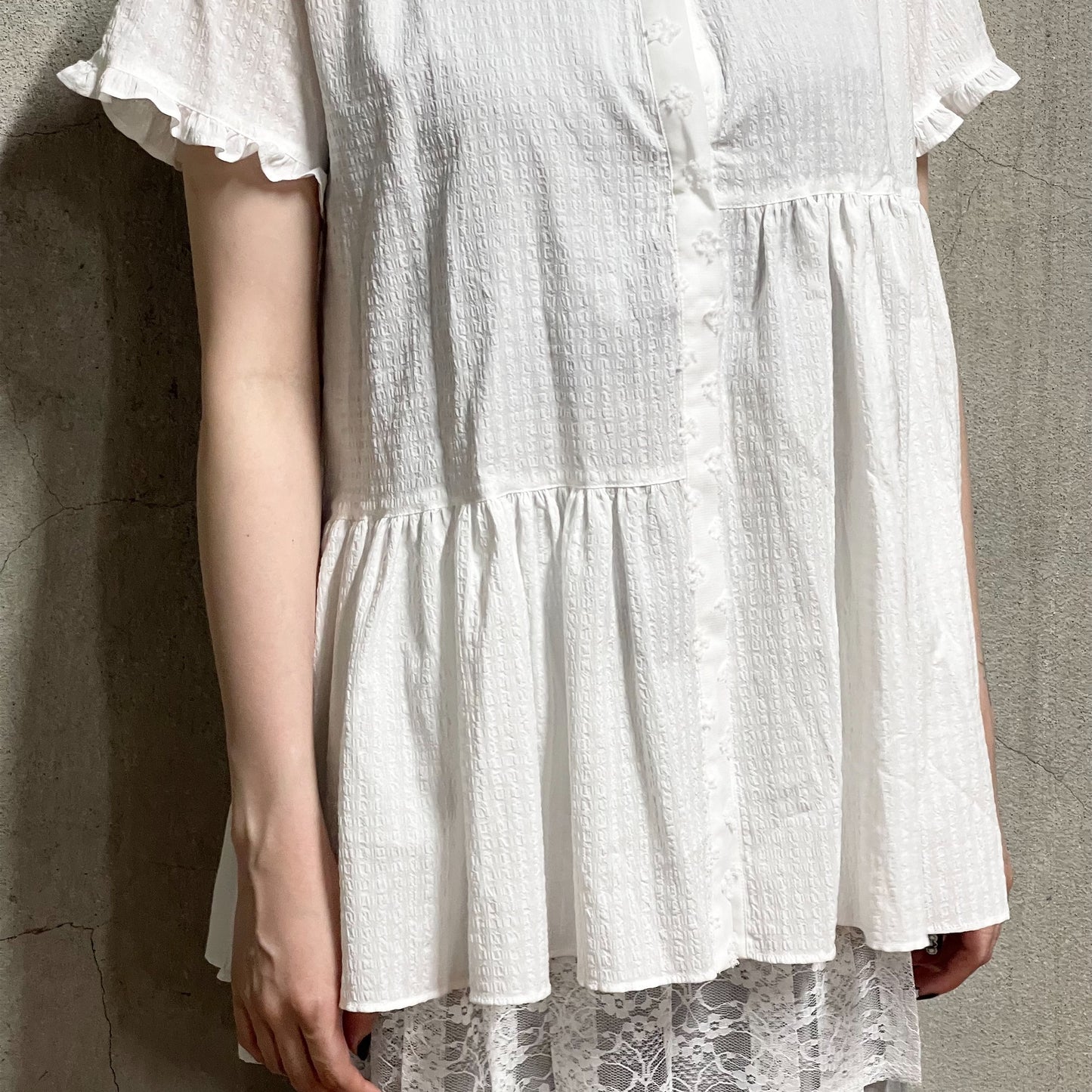 Textured Collar Top / White / テクスチャーブラウス