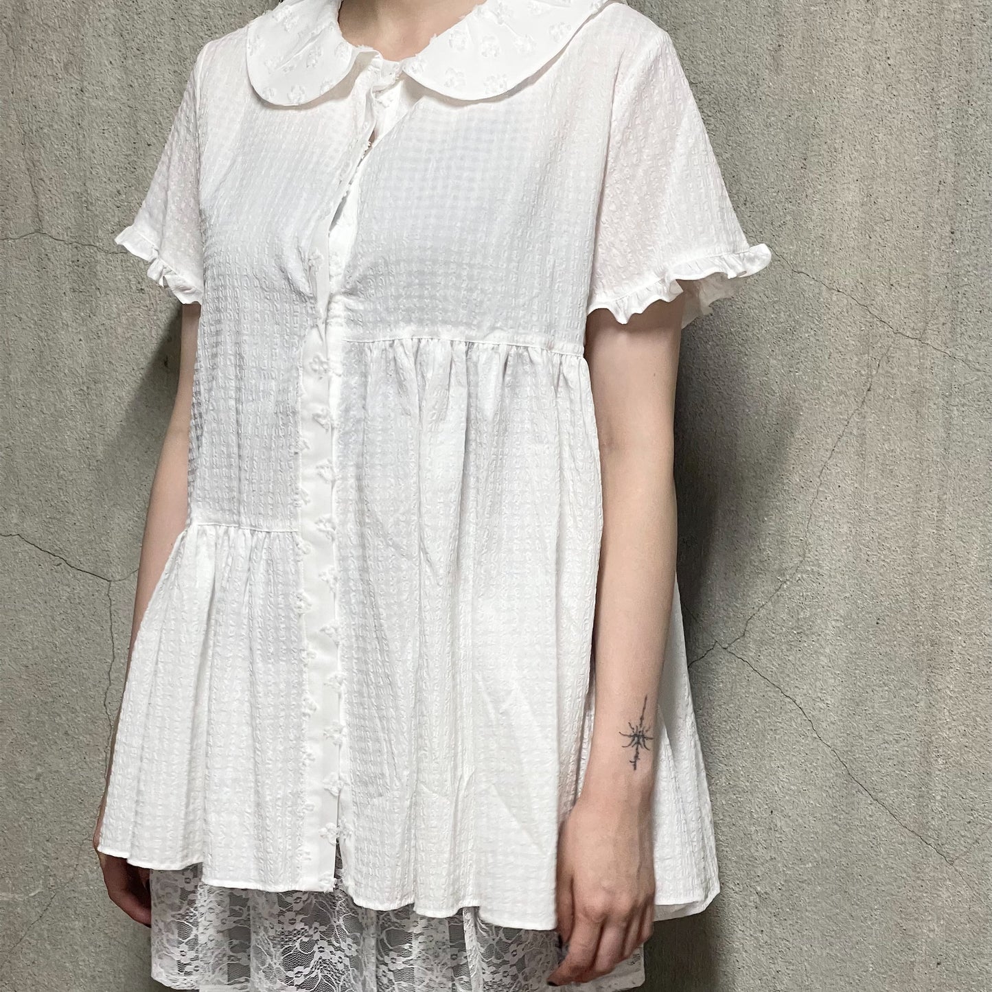 Textured Collar Top / White / テクスチャーブラウス