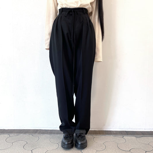 Sunlight pants / BLACK / ストレートタックパンツ