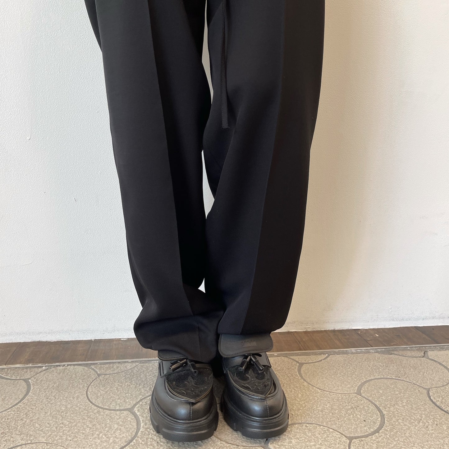 Sunlight pants / BLACK / ストレートタックパンツ