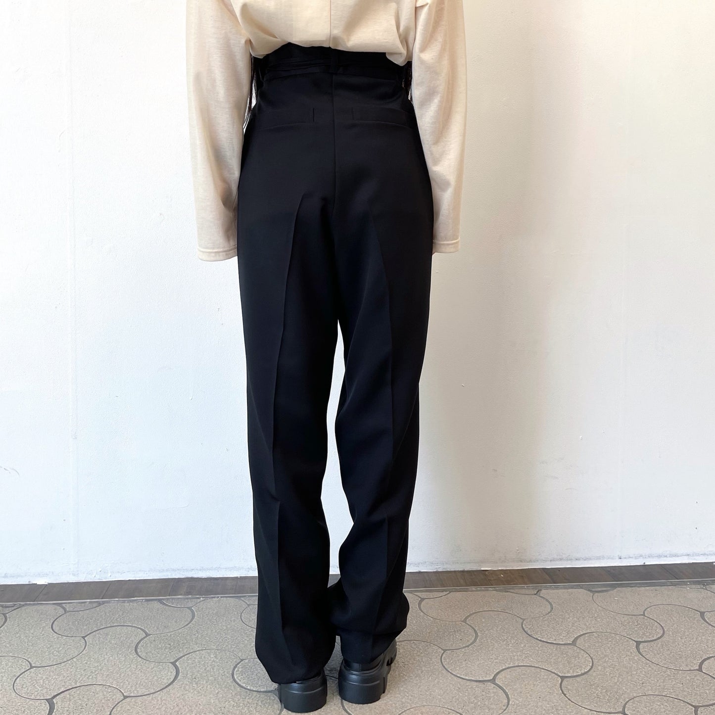 Sunlight pants / BLACK / ストレートタックパンツ