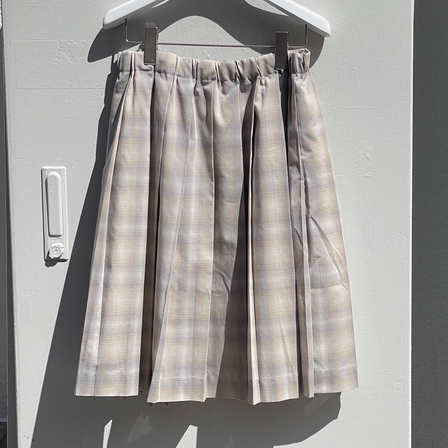 EMBROIDERY PLEATS SKIRT / BEIGE / リボンプリーツスカート