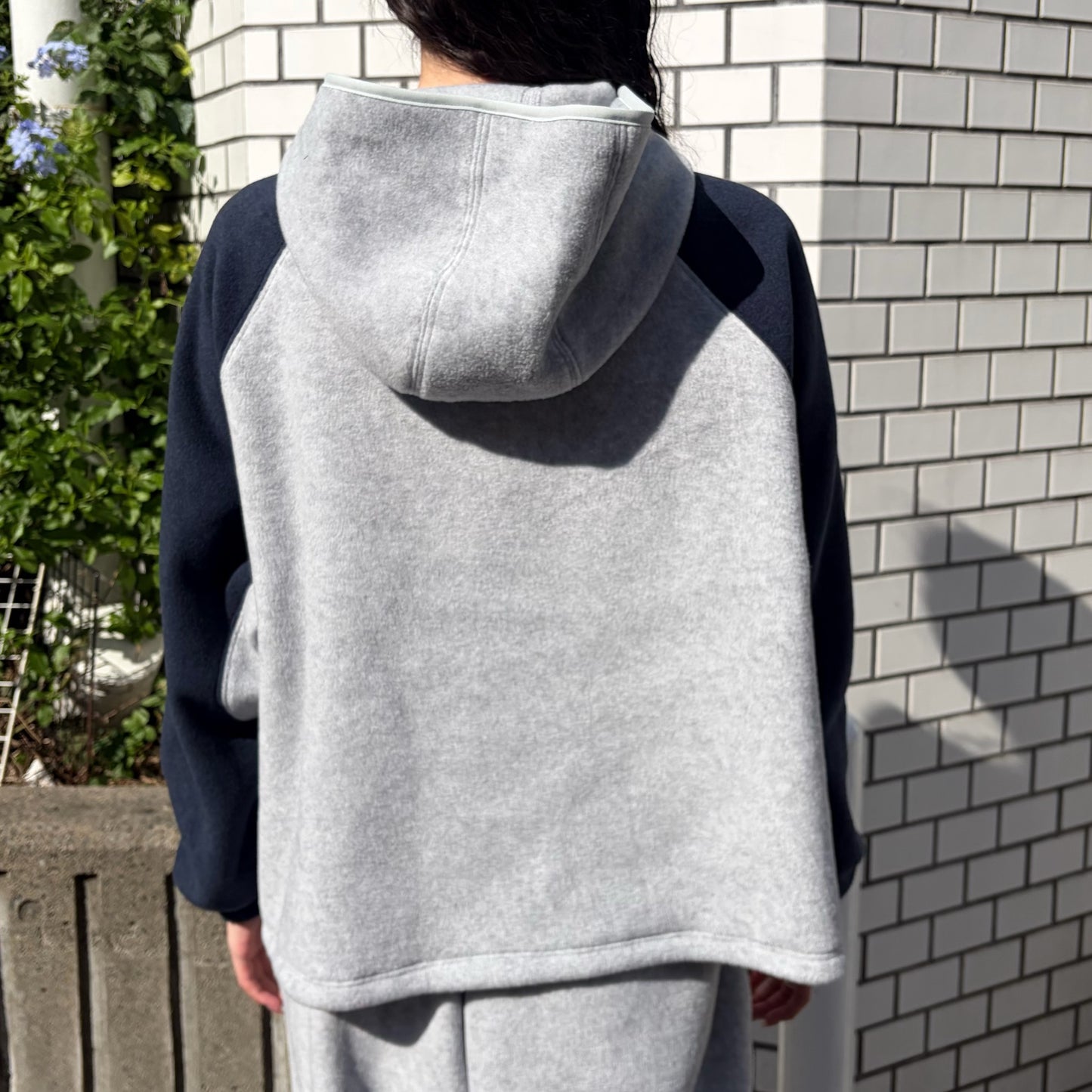 WORN HOME HOODIE / GRAYxNAVY / フリースパーカ