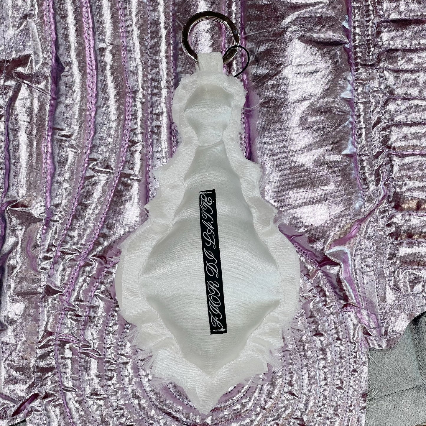 CHANDELIER KEYCHAIN / WHITE / キルティングキーホルダー