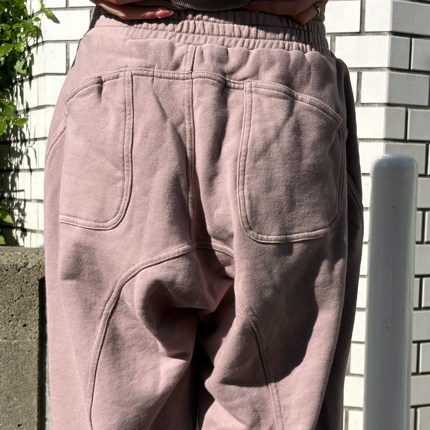 OFFSET PANTS / MOUVE / プリントスウェットパンツ