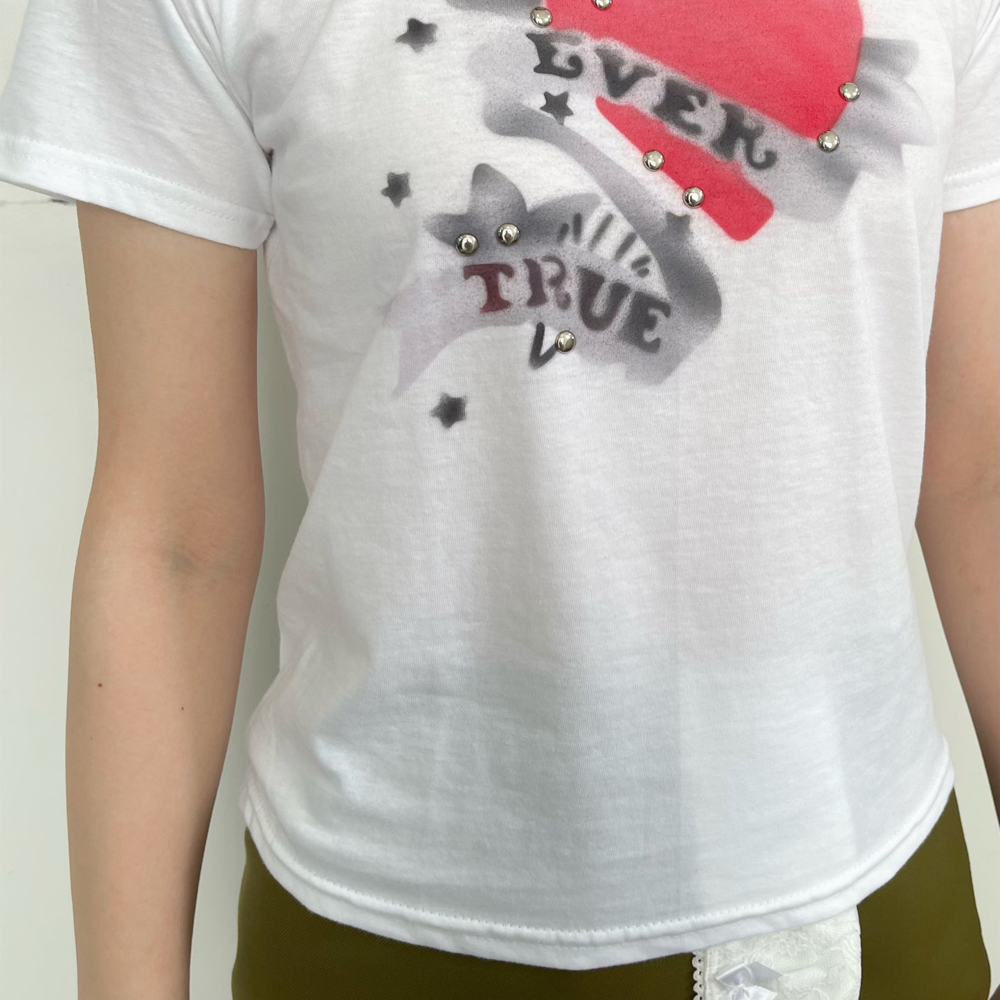 ever true tee / white / エアブラシグラフィックTシャツ