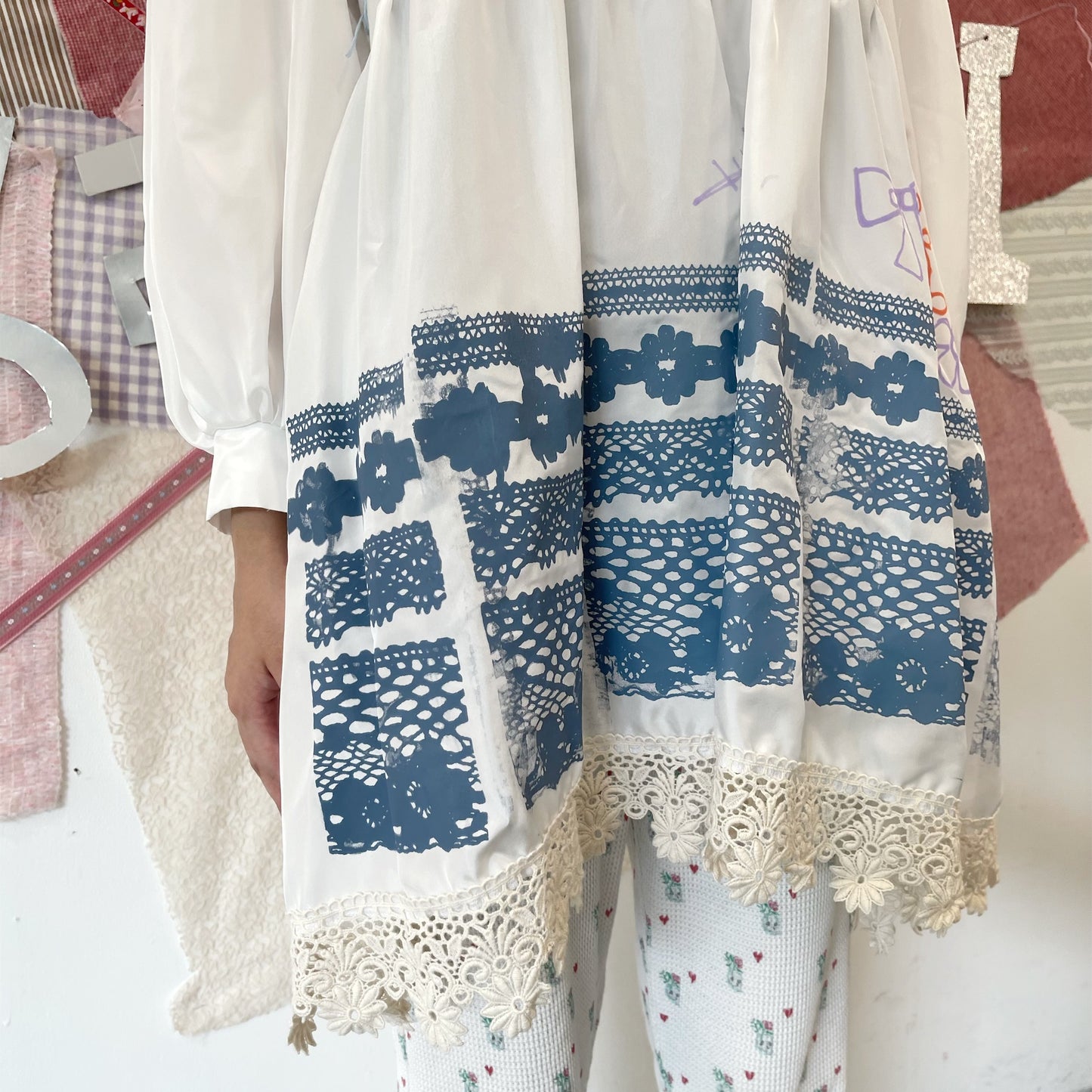 hate you dress / White x Blue / プリント+ドローイングワンピース