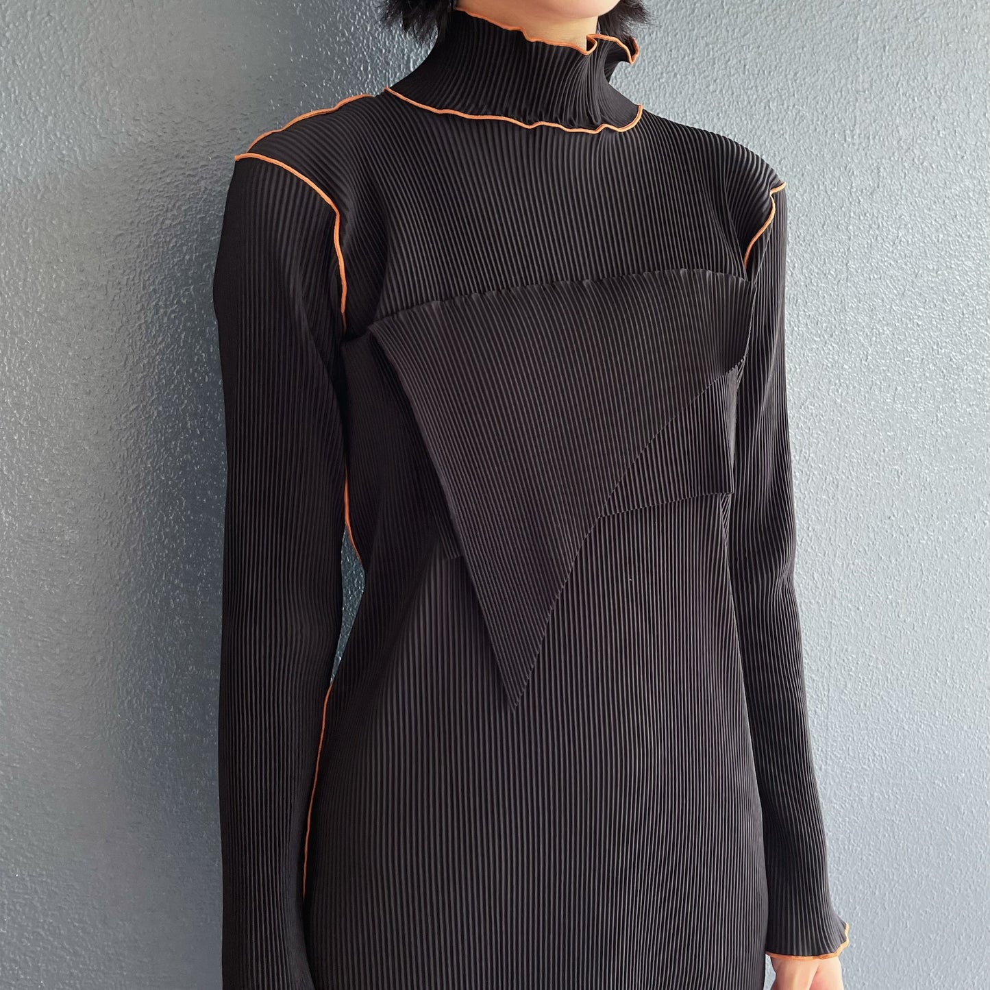 TODO WAVE LONG SLEEVE DRESS *HIGH NECK TYPE / BLACK / プリーツウェーブロングスリーブドレス