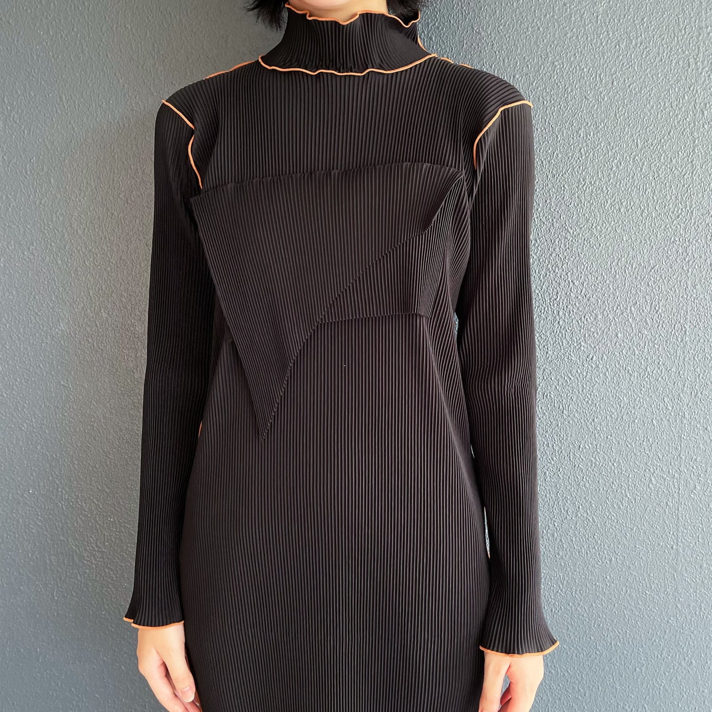 TODO WAVE LONG SLEEVE DRESS *HIGH NECK TYPE / BLACK / プリーツウェーブロングスリーブドレス