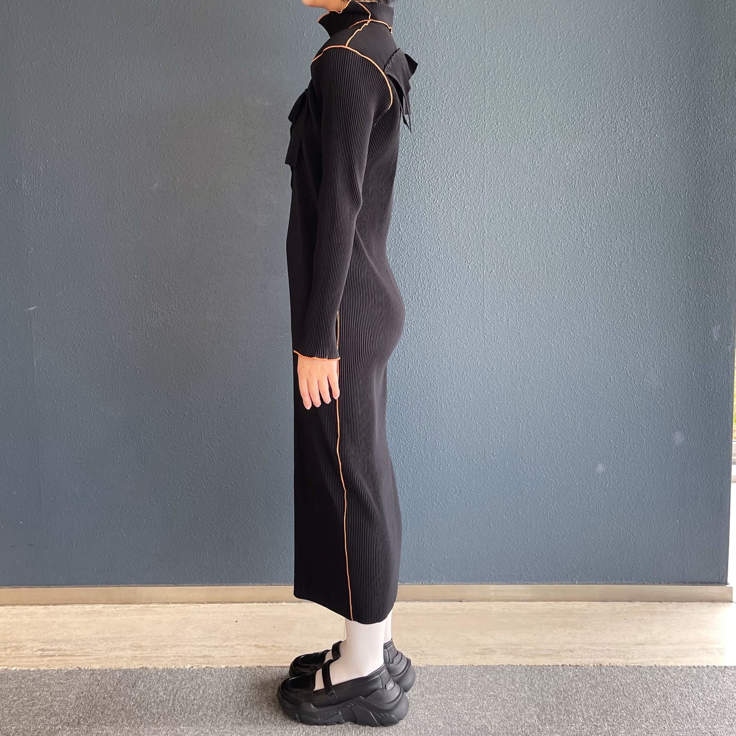 TODO WAVE LONG SLEEVE DRESS *HIGH NECK TYPE / BLACK / プリーツウェーブロングスリーブドレス