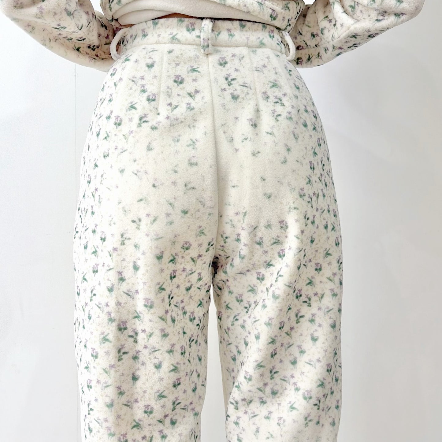 fading flower fleece pants / white / フェイディングフラワーフリースパンツ