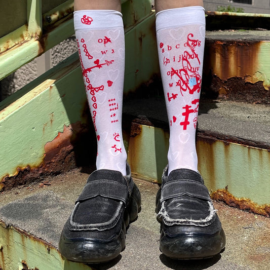 【SHEEP SOUVENIR】sheep is always here socks / heart red / シースルーハイソックス