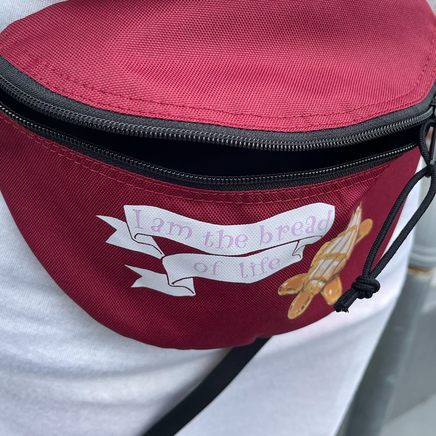 I'M THE BREAD WAIST BAG / WINE / グラフィックプリントウェストバッグ