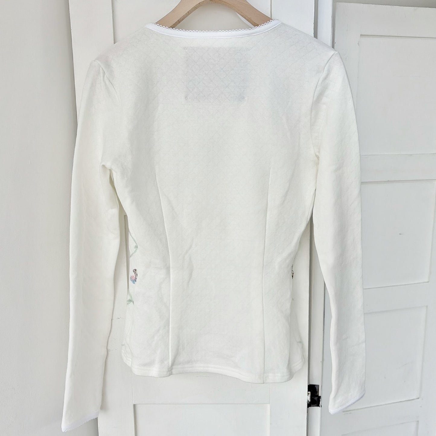 COUNTRY TOP / WHITE / 刺繍トップ