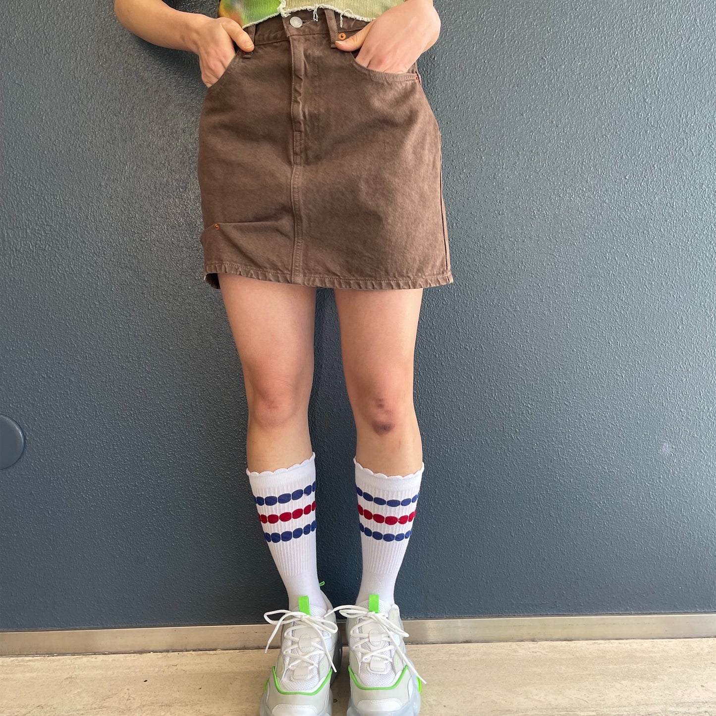 LOOSE ROLLED-UP SKIRT / BROWN / ルーズロールアップスカート