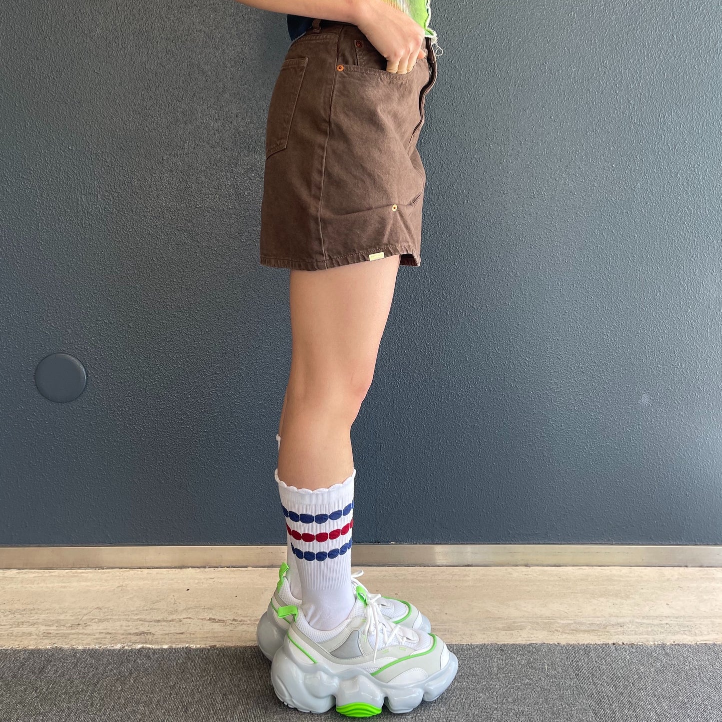 LOOSE ROLLED-UP SKIRT / BROWN / ルーズロールアップスカート