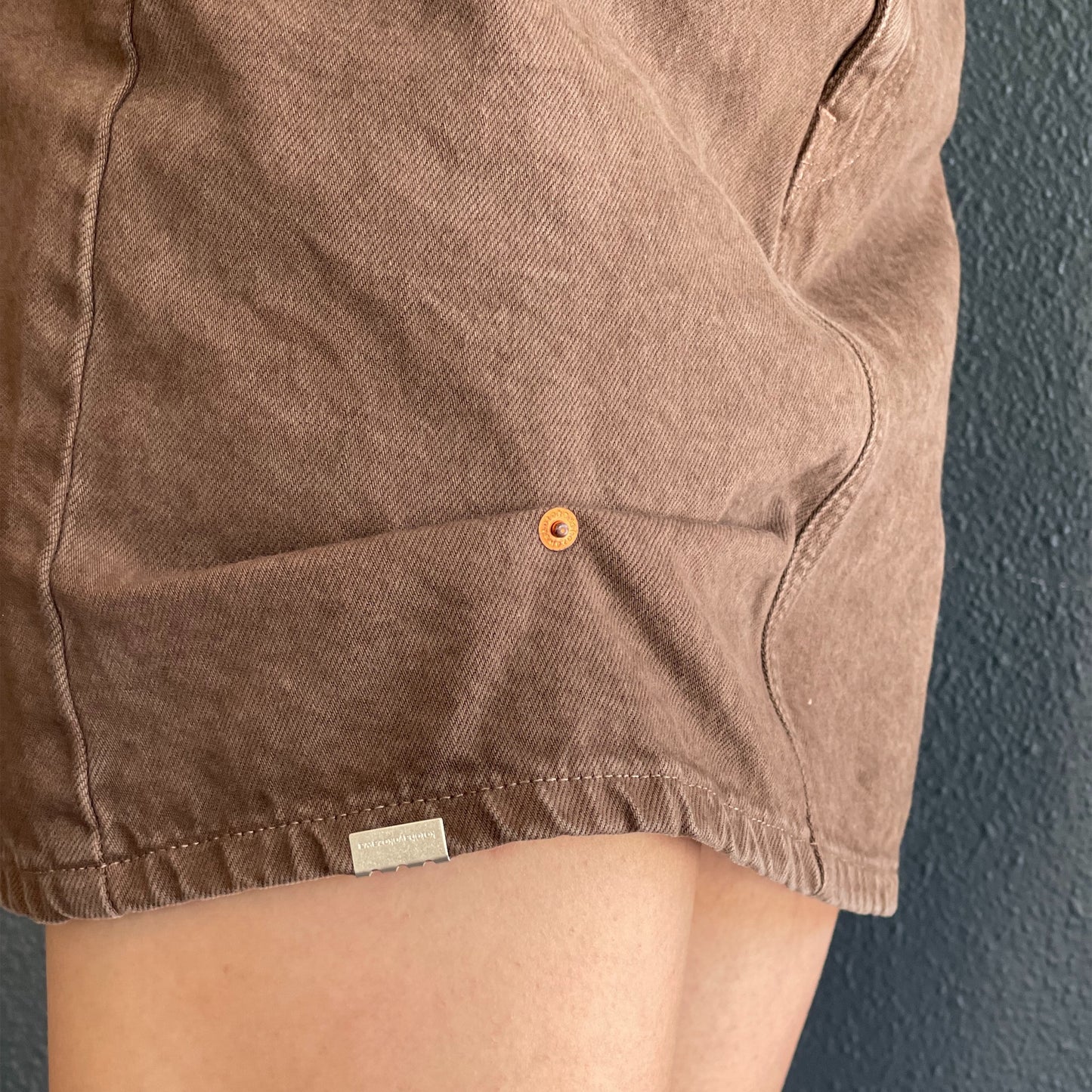 LOOSE ROLLED-UP SKIRT / BROWN / ルーズロールアップスカート