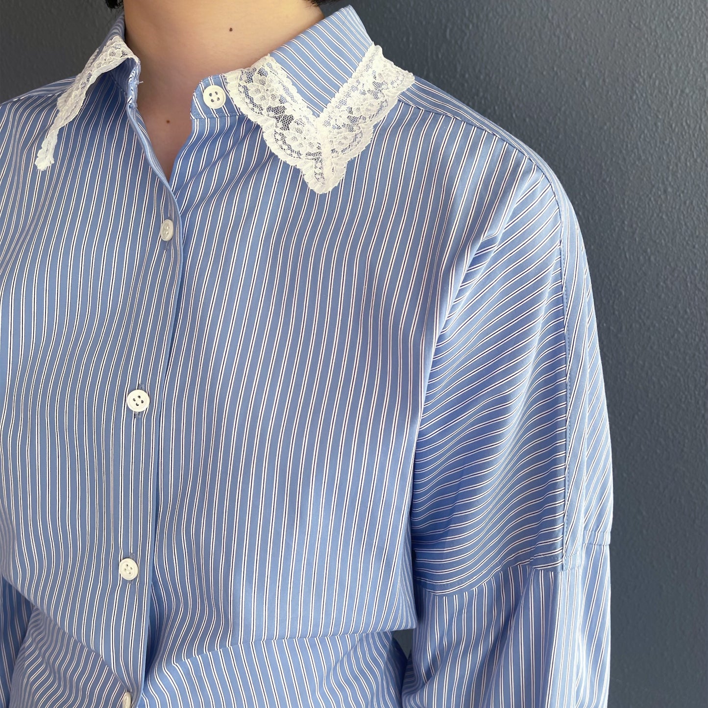 Hanna Shirt / Blue Stripe x White Lace / ウエストシェイプシャツ